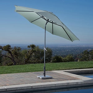 3 m (10 ft.) Round Market Umbrella.