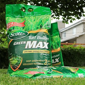 Scotts Turf Builder Green MAX Lawn Food 27-0-2 with 5% Iron 1160m2 18.9 kg.