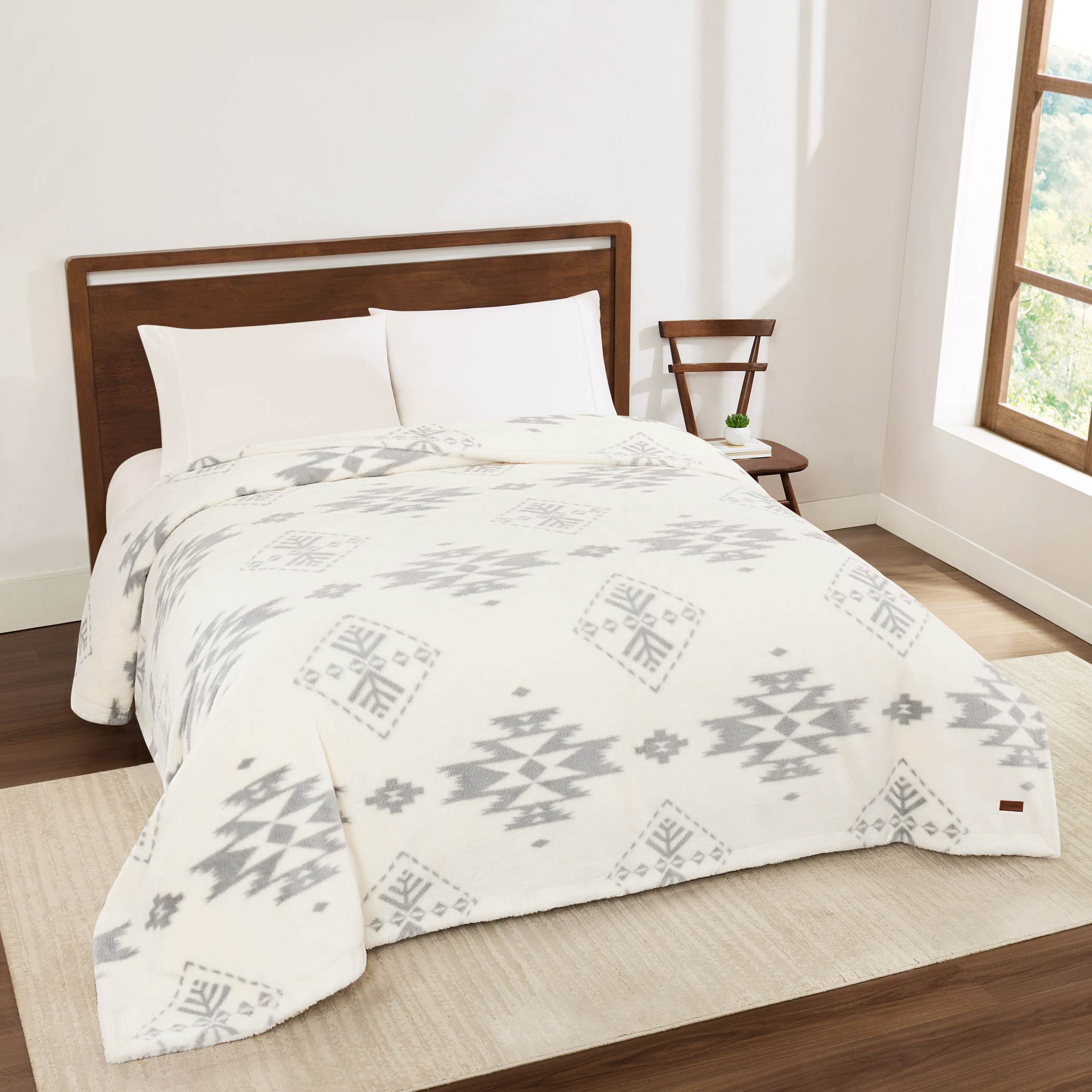 Pendleton Faux Fur Luxe Blanket