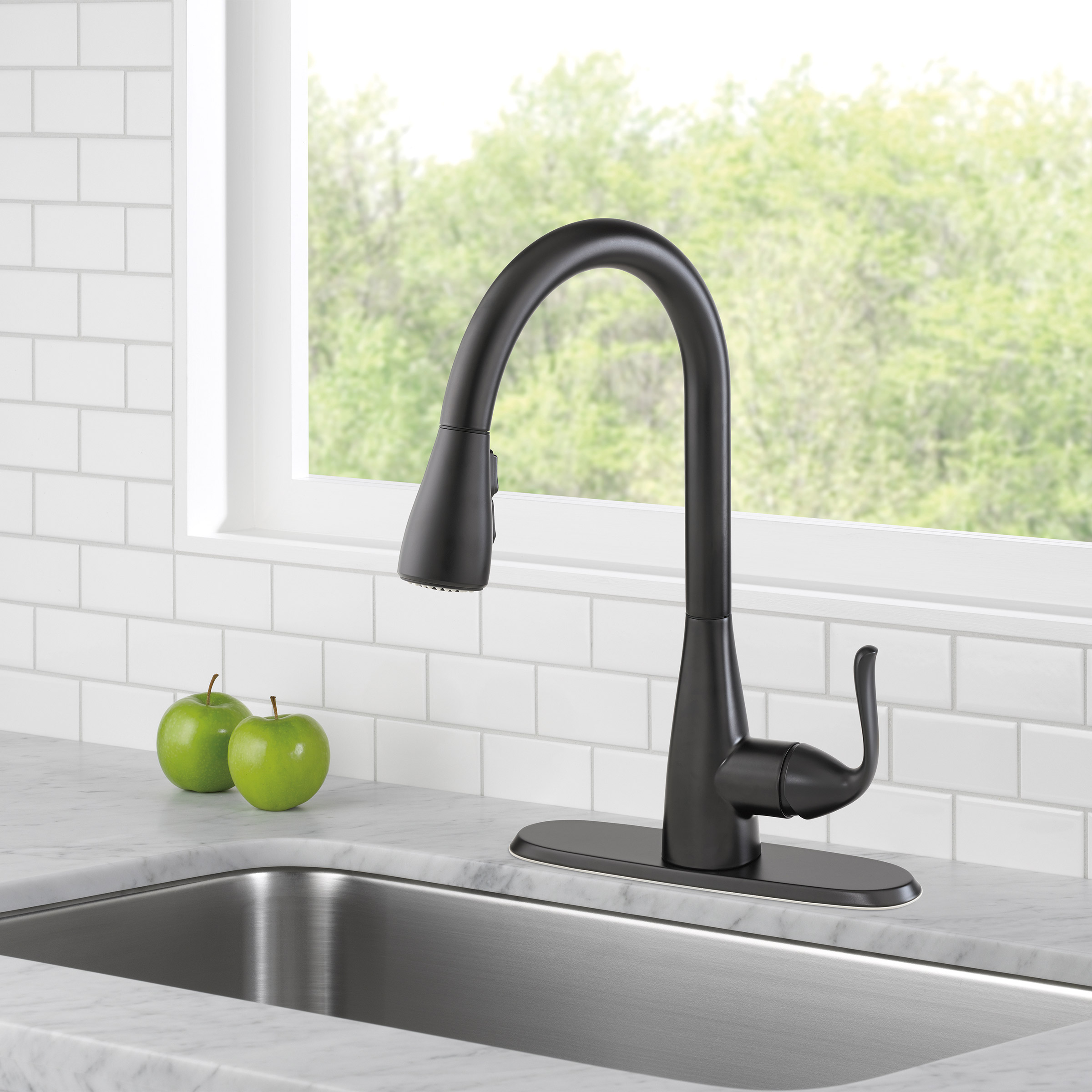 Delta Grenville Single Handle Pull-down Kitchen Faucet