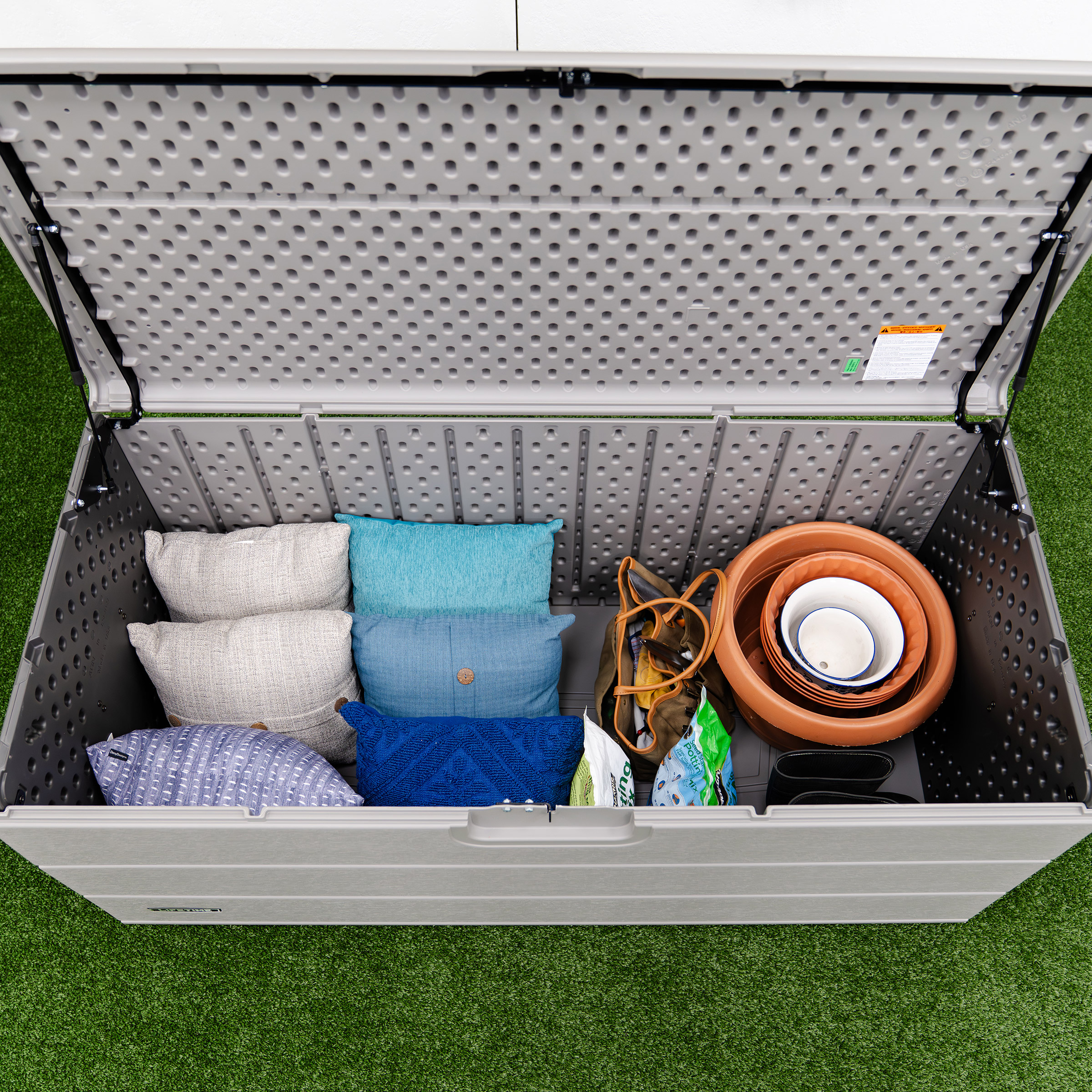 Lifetime 170-Gallon Resin Outdoor Storage Deck Box | Costco