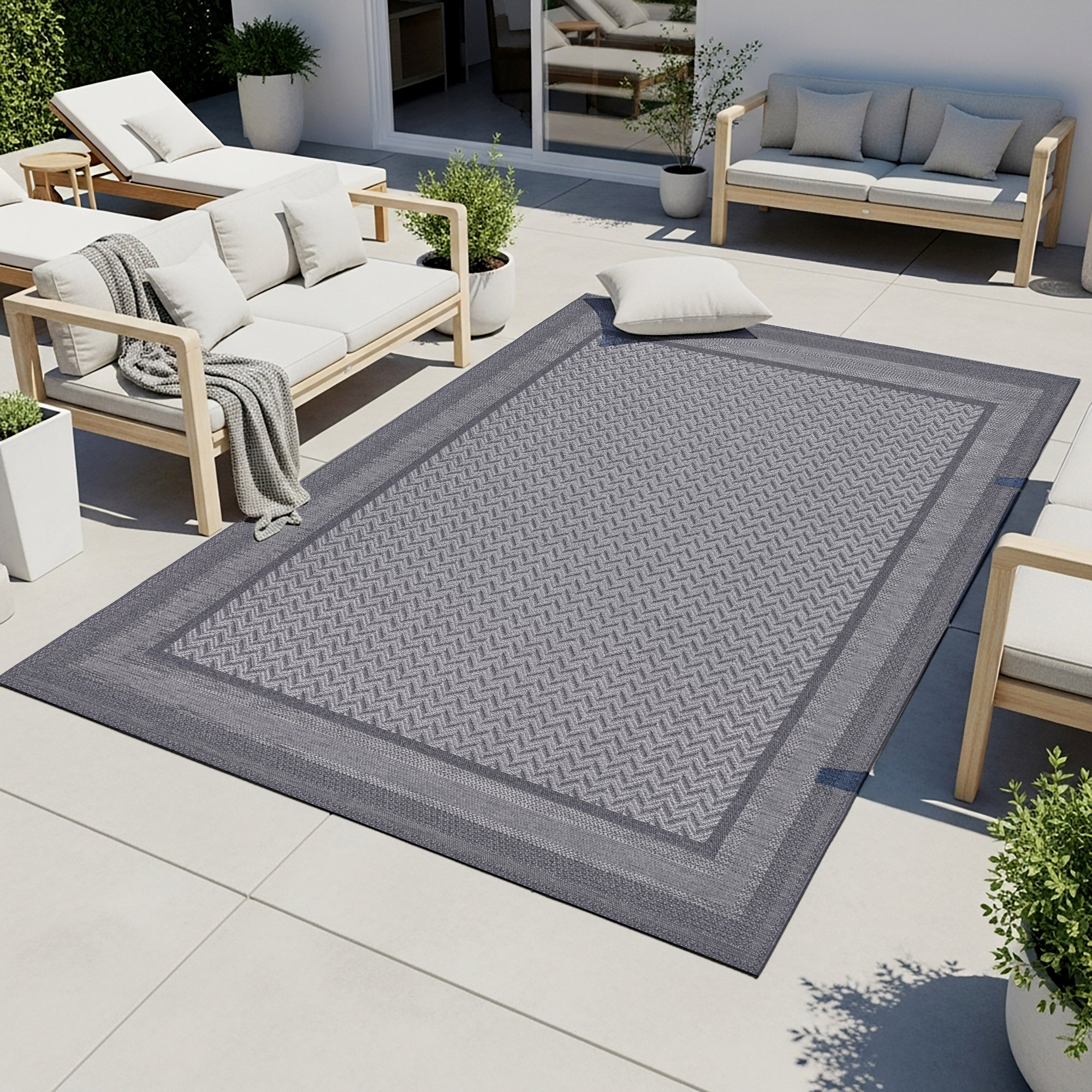 Laguna Indoor/Outdoor Area Rug, Daria Silver Iron, 6'6” x 9'6