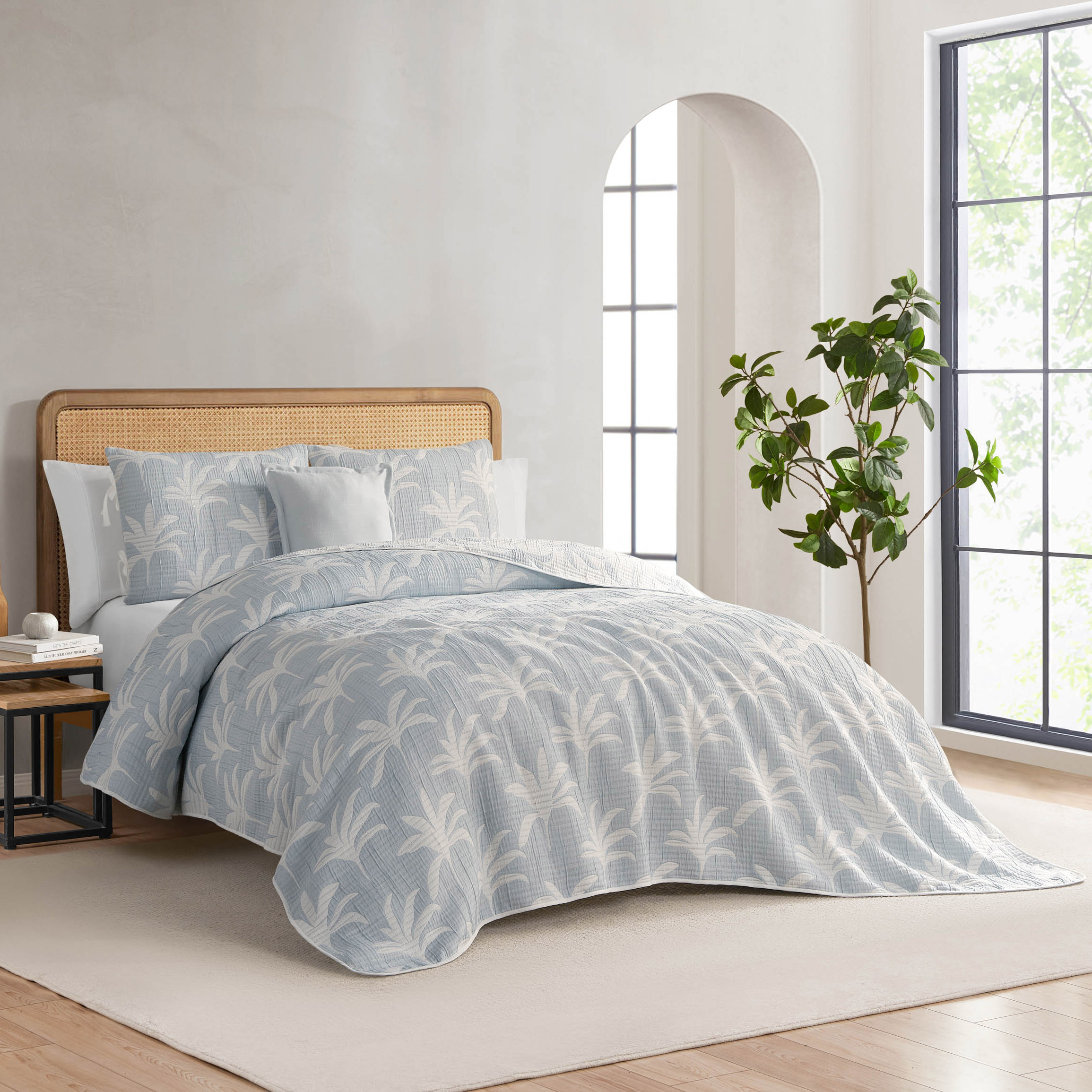 West Park Palm Tree 4-piece Quilt Set