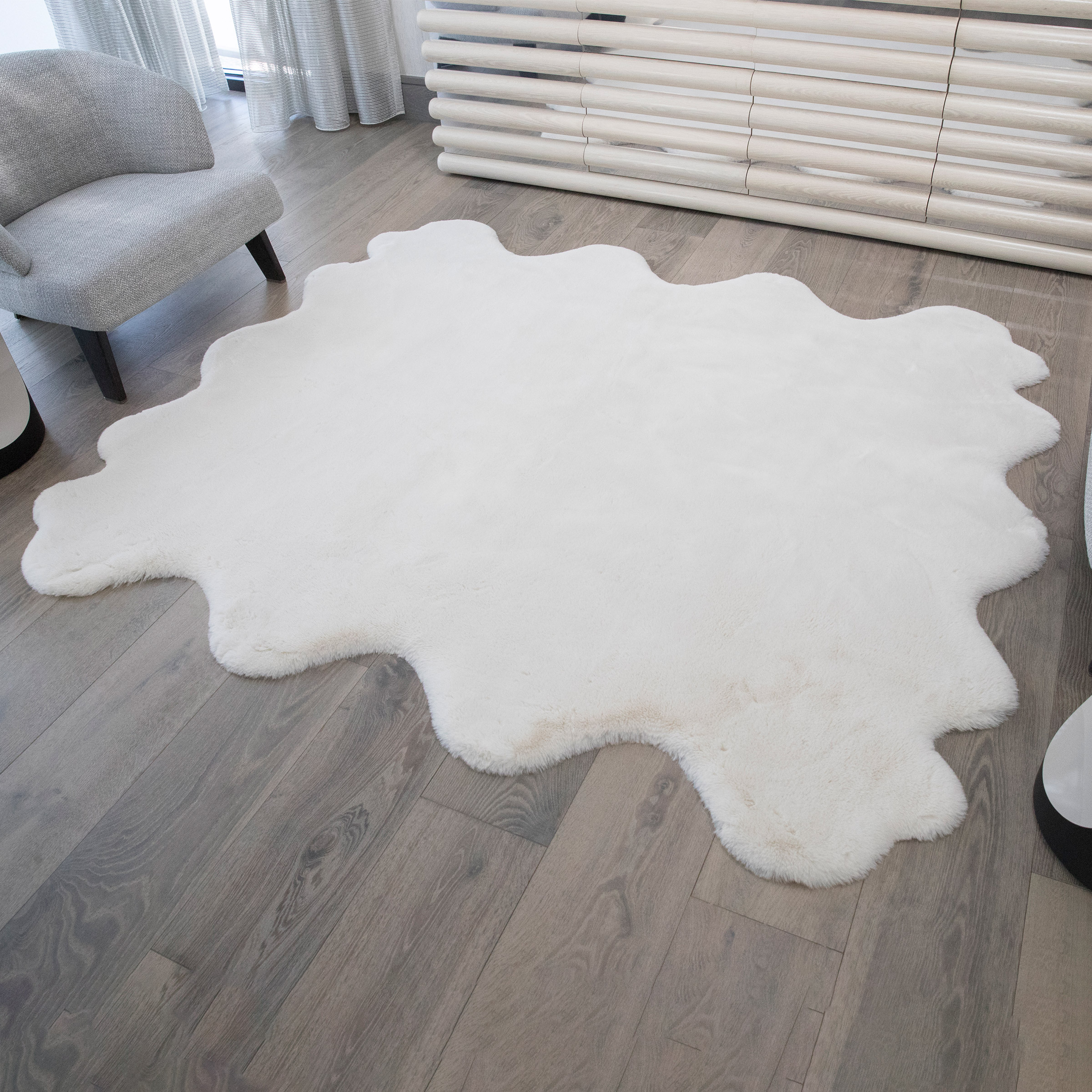 Mon Château Octo Faux Fur Rug
