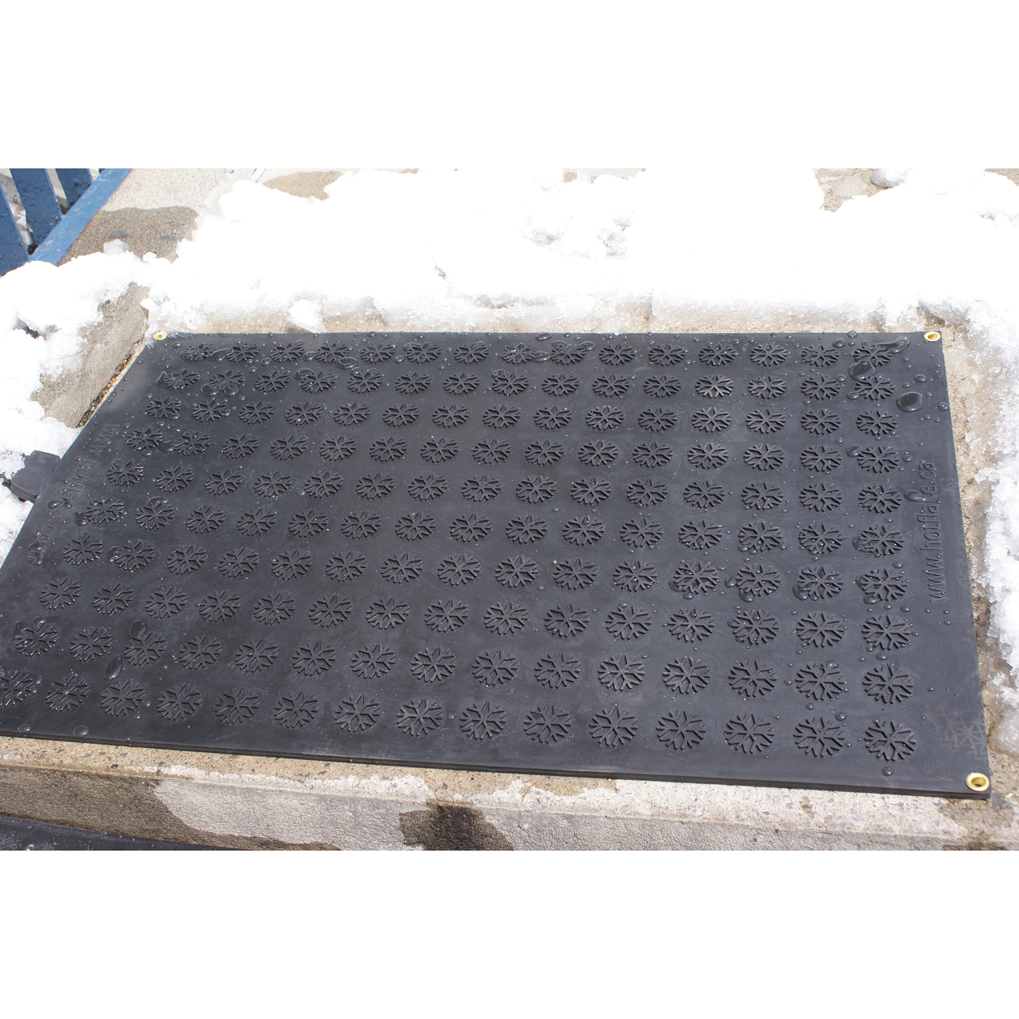 HOTflake Outdoor Heated Snow Melting Door Mat  24 in. x 36 in.