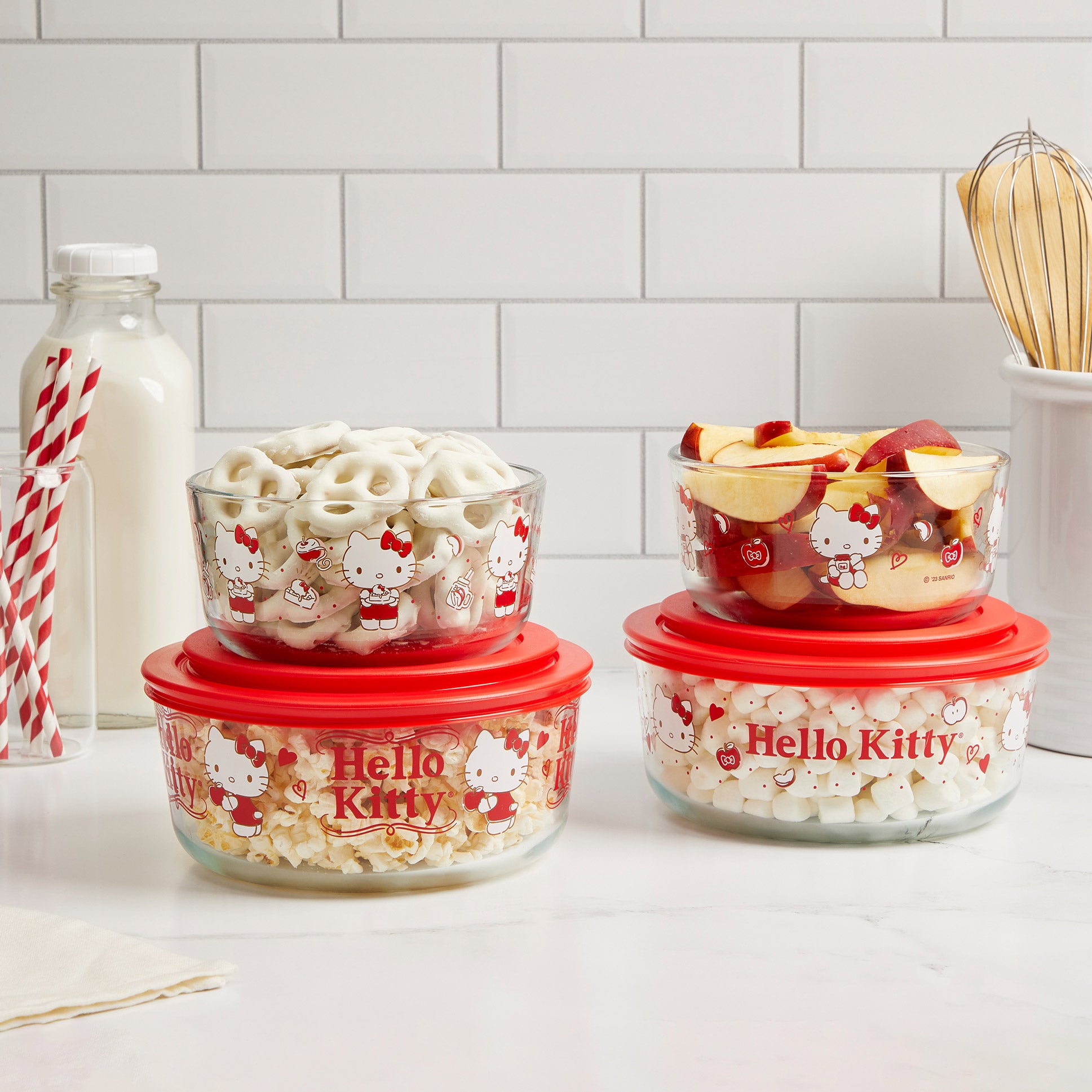Pyrex 8-piece Hello Kitty Decorated Food Storage Set | Costco