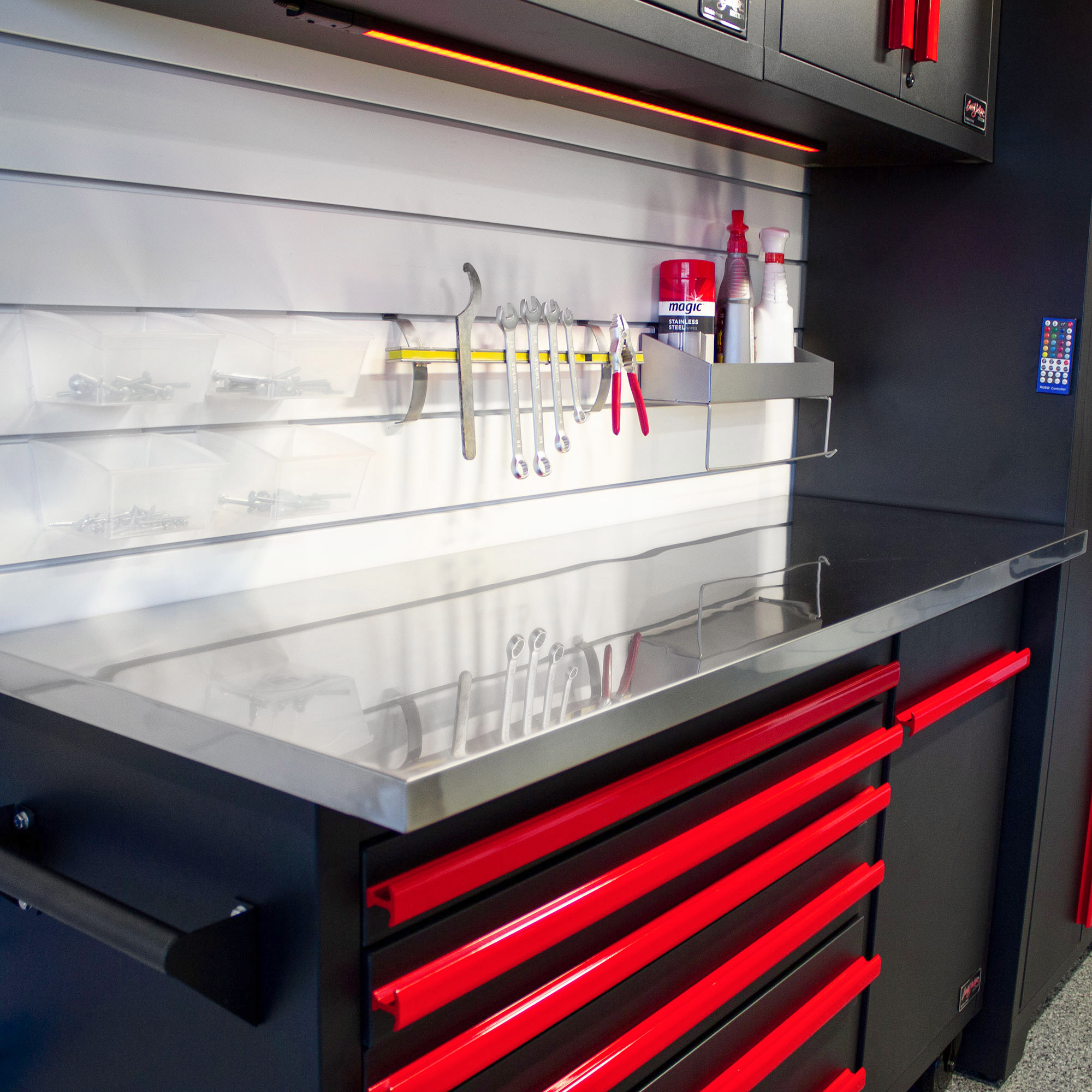 Proslat Barrett-Jackson Edition 10 piece Plus Cabinet Set | Costco
