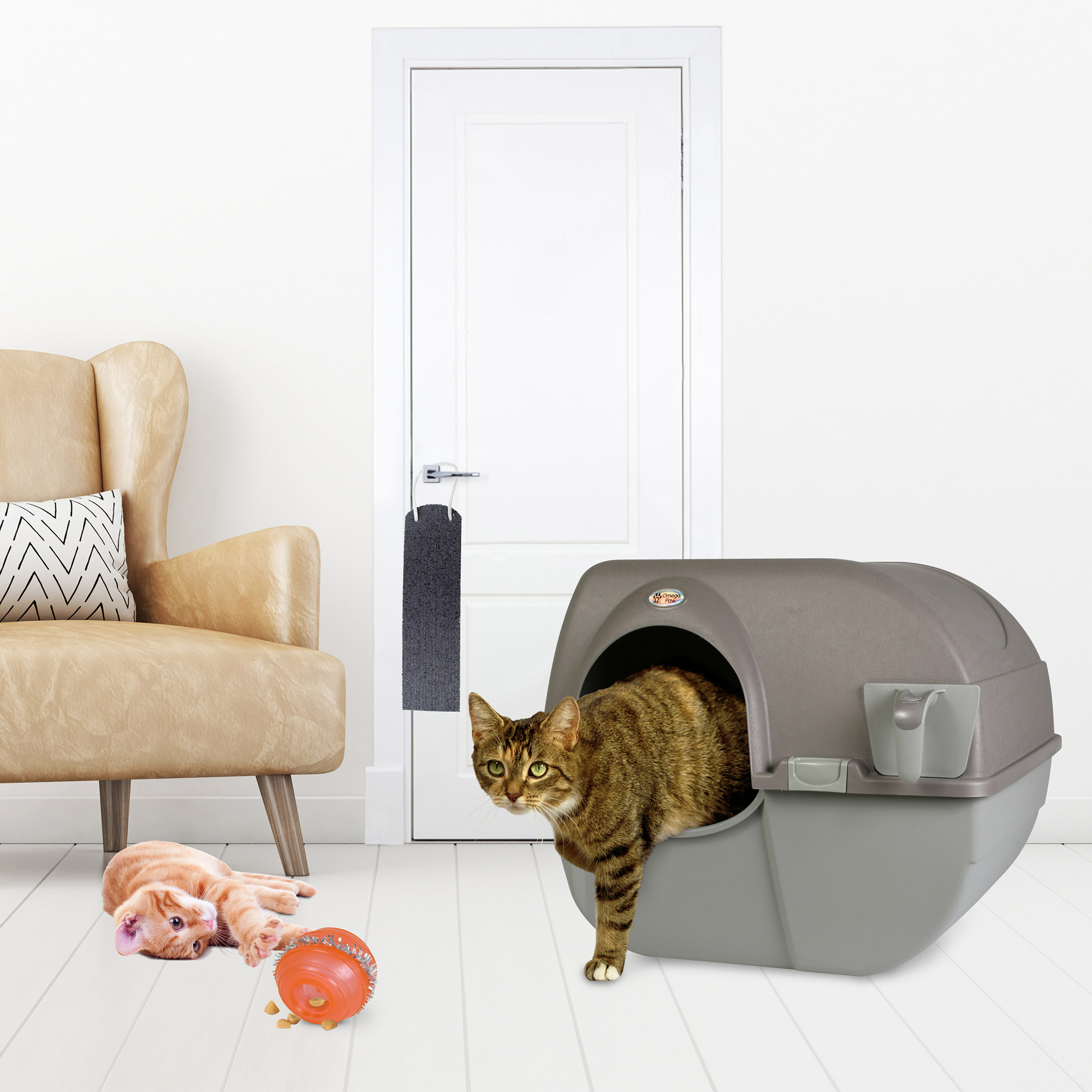 Omega Paw Roll n’ Clean Self Cleaning Litter Box Bundle