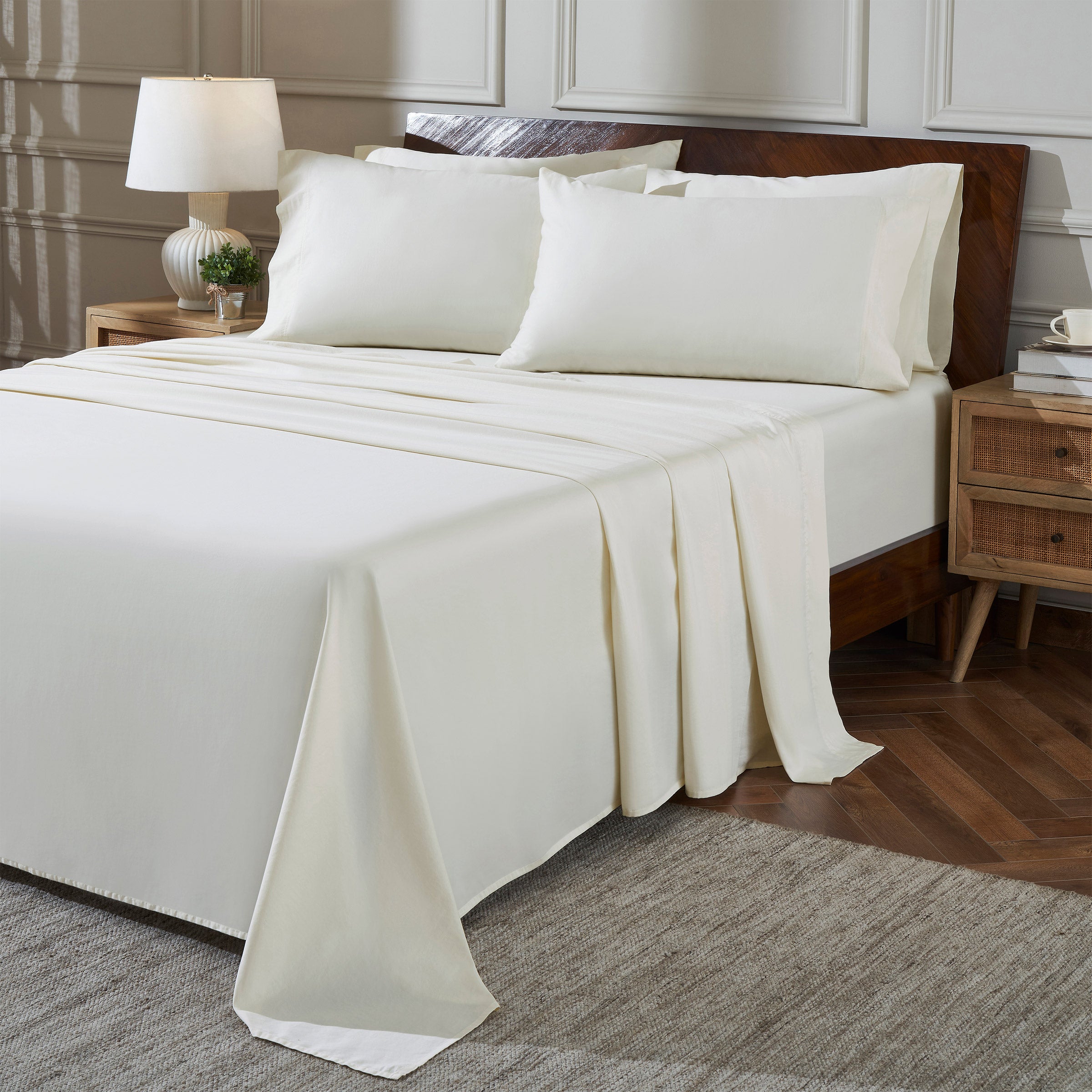 King | Ivory TheraLuxe by Therapedic 300 Thread Count Garment Washed 6-piece Sheet Set