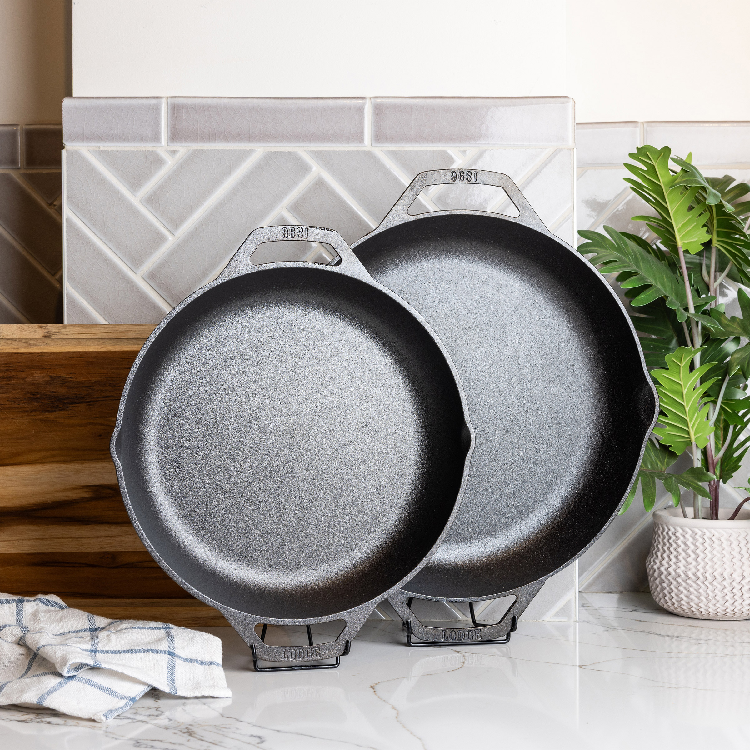 Lodge Chef Collection 2-piece Cast Iron Skillet Set