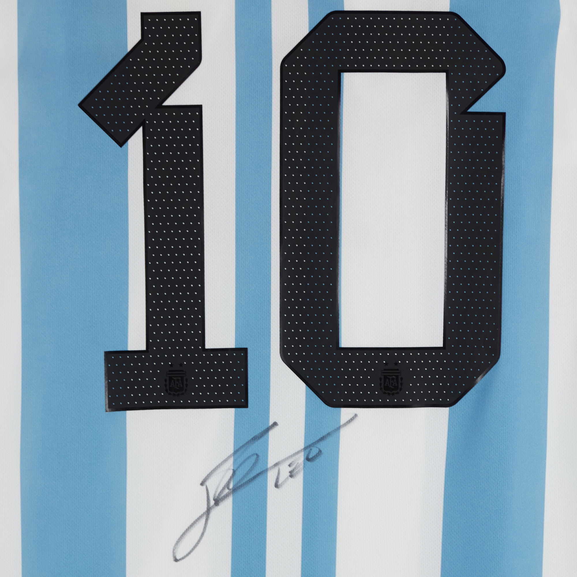 Comprar MESSI en La Camiseteria