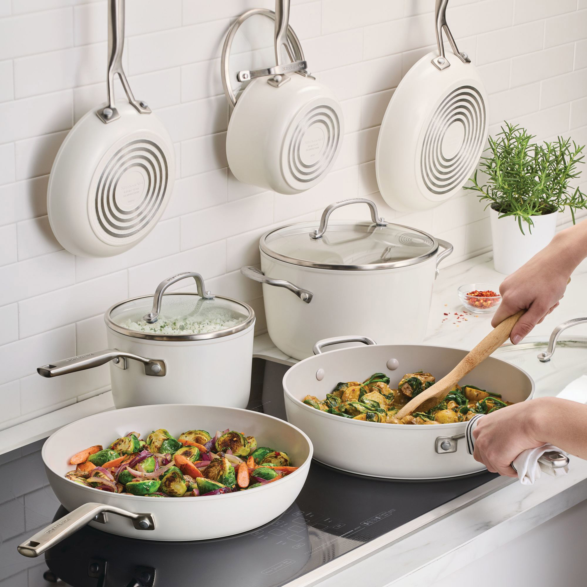 Cookware For Large Families