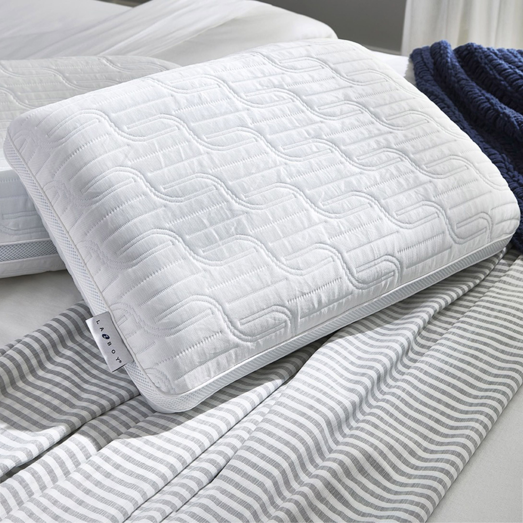 La-Z-Boy CoolRest Serene Foam Pillow