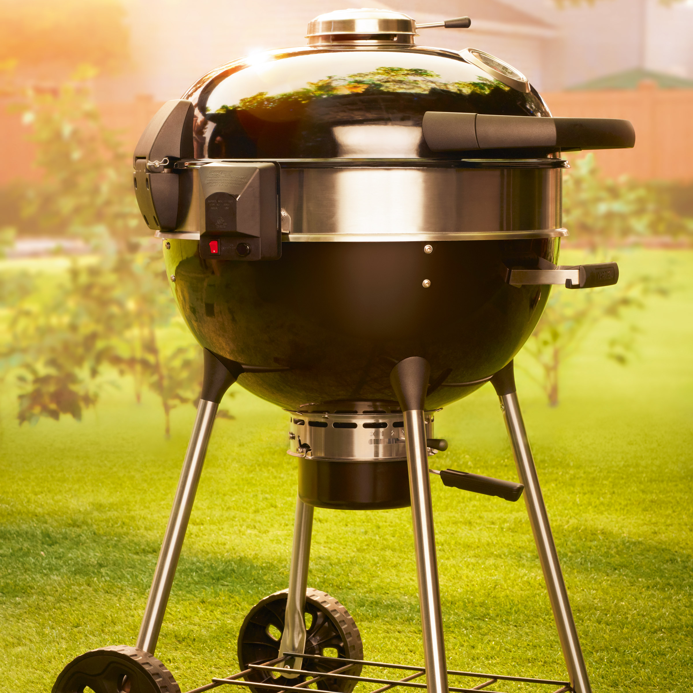 Napoleon PRO 22-Inch Charcoal Kettle BBQ with Included Cover | Costco