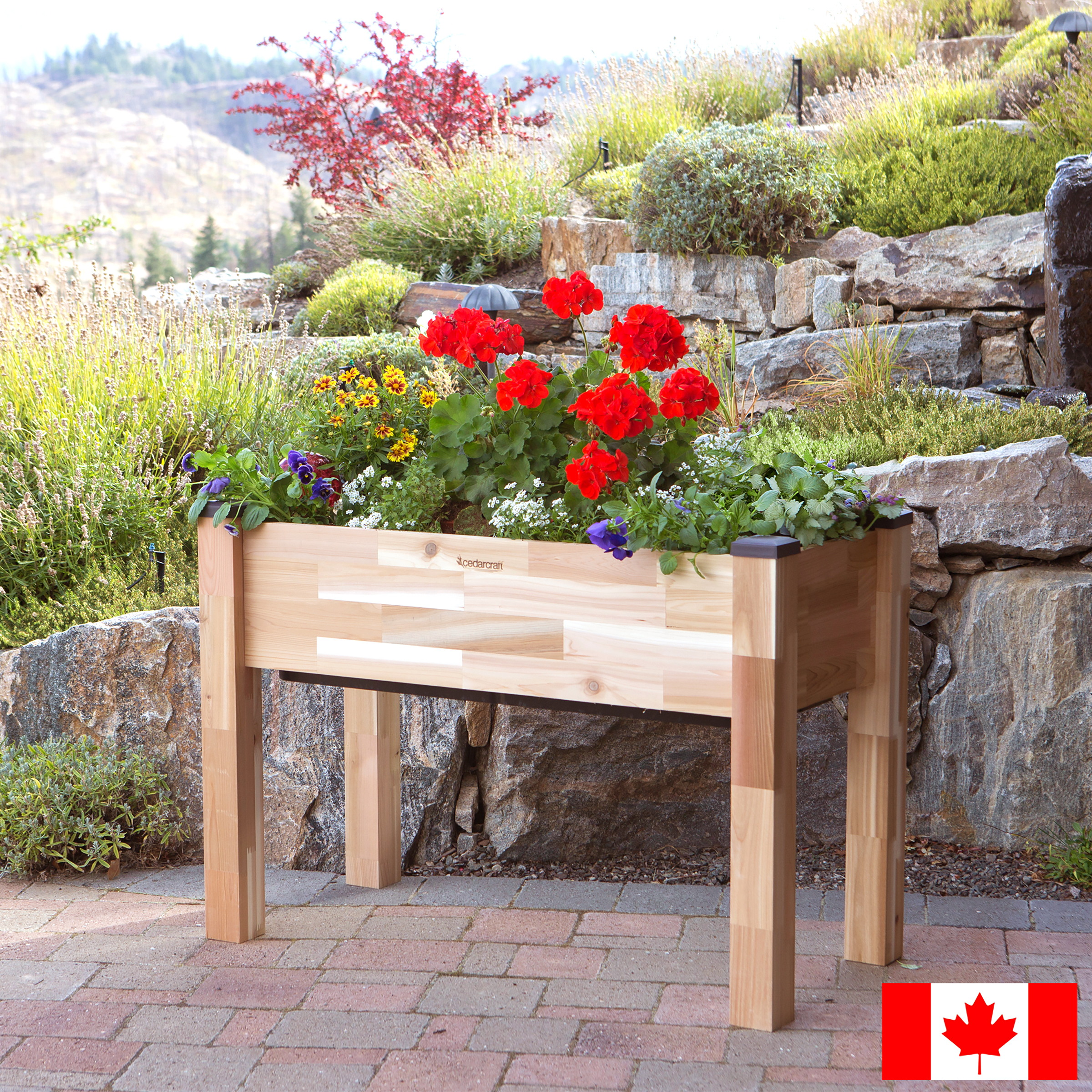 CedarCraft Self-watering Elevated Garden Planter 124.5 cm (49 in.)