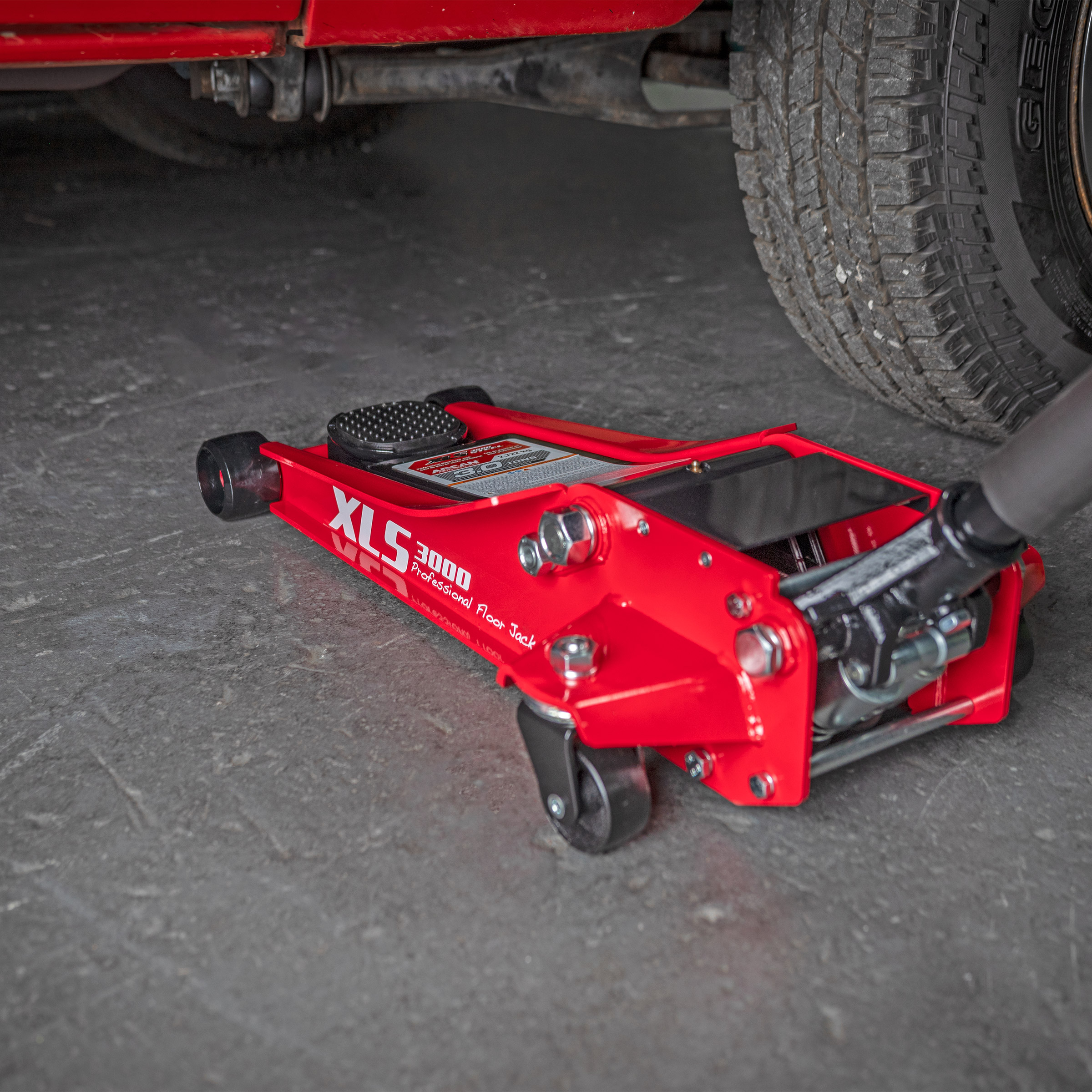 Arcan 3.0 Ton Professional Series Steel Service Jack | Costco