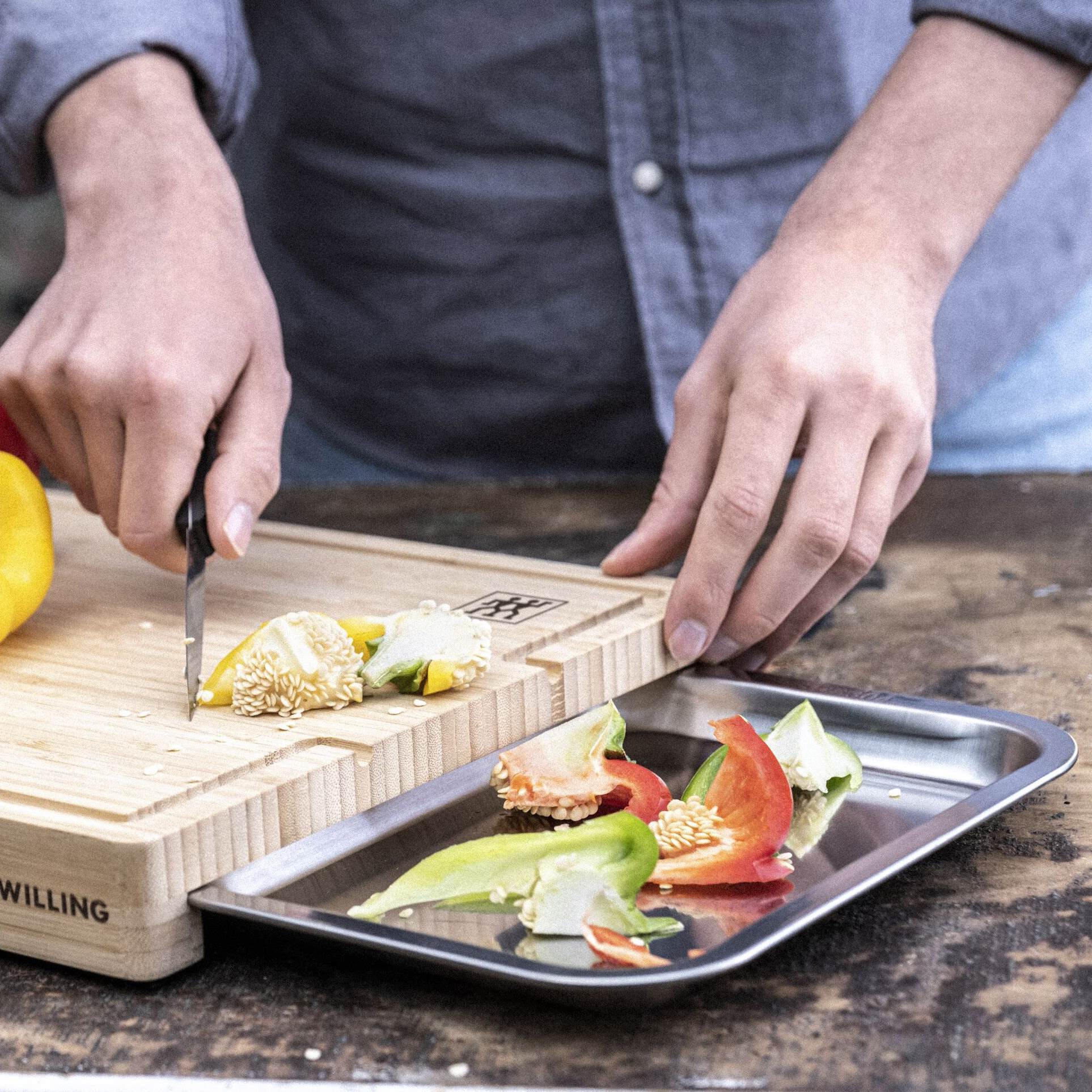 シールド新品　THE WOODEN GLASS 帯付 obi Zwilling Bamboo Cutting Board With Drip Tray | Costco