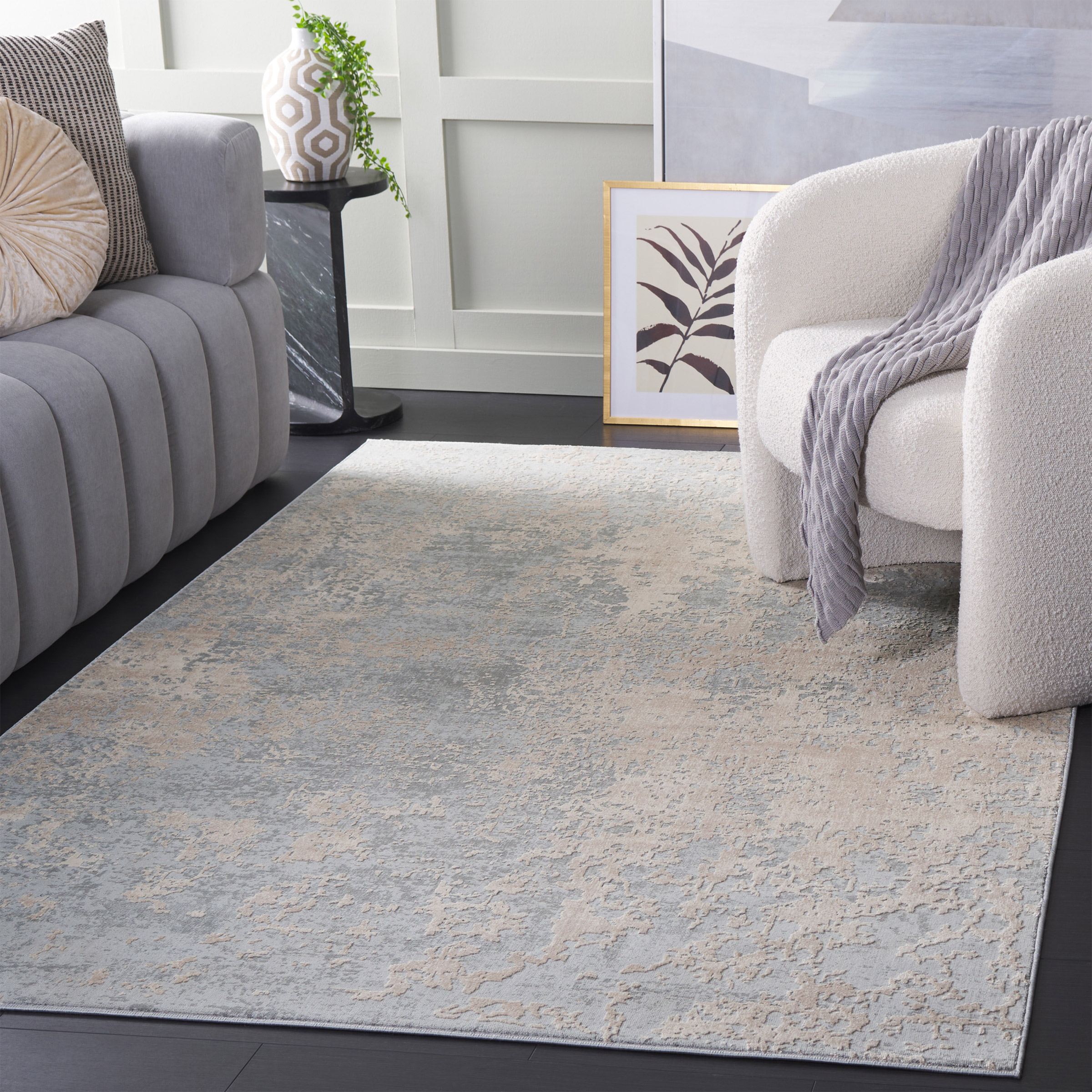 SAFAVIEH Reflections Collection Protea Indoor Area Rug