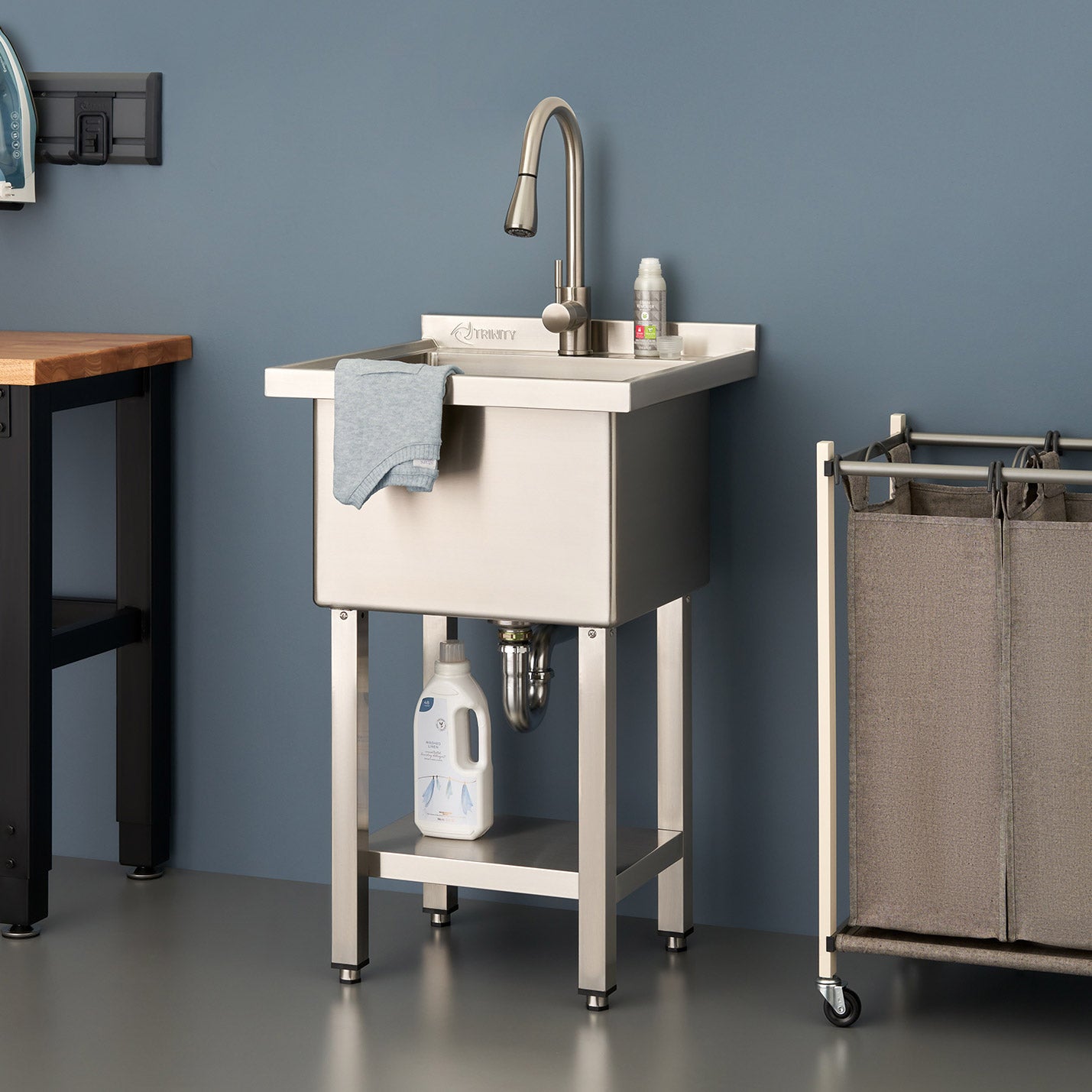 クレイジーＵＴ18°CRZ-U18 STP utility75 TRINITY 18” x 16” x 13” Stainless Steel Utility Sink with Pull-out