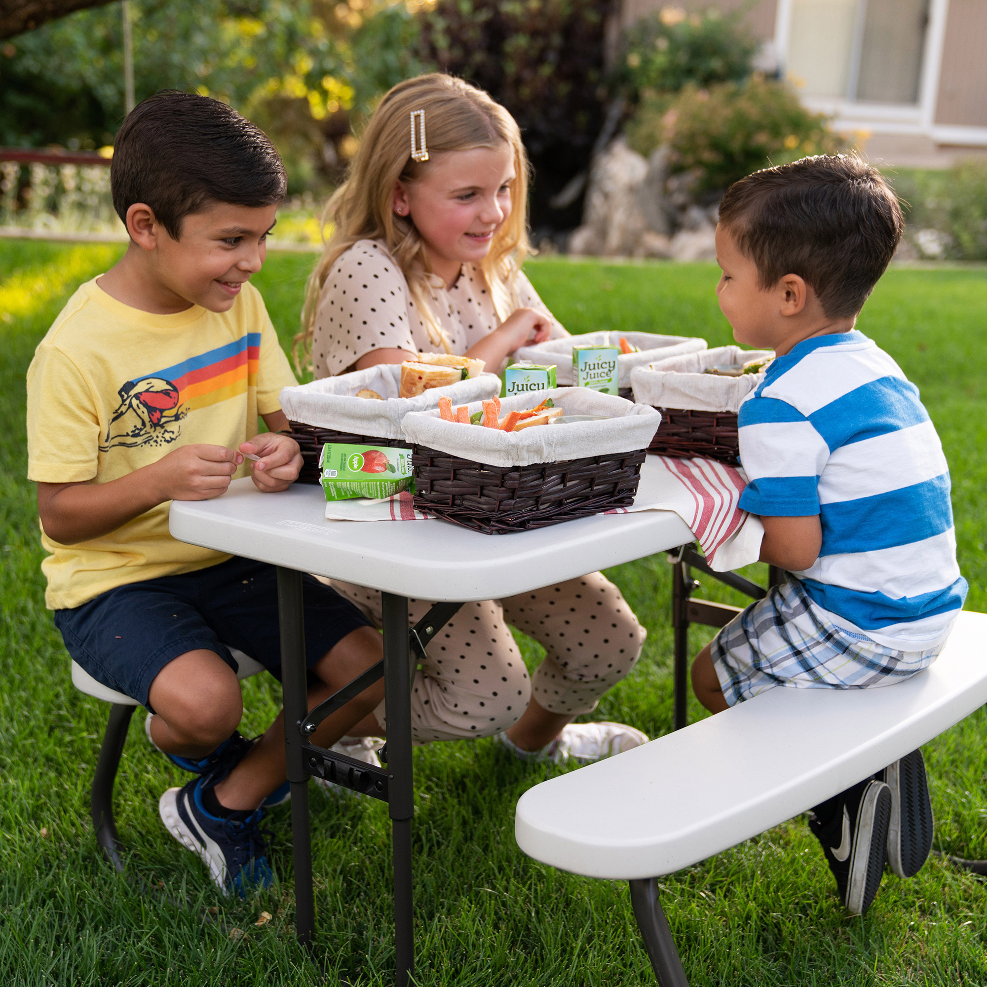 コストコ　キッズ　ピクニックテーブル コストコ キッズ ピクニックテーブル LIFETIME 子供用ピクニック