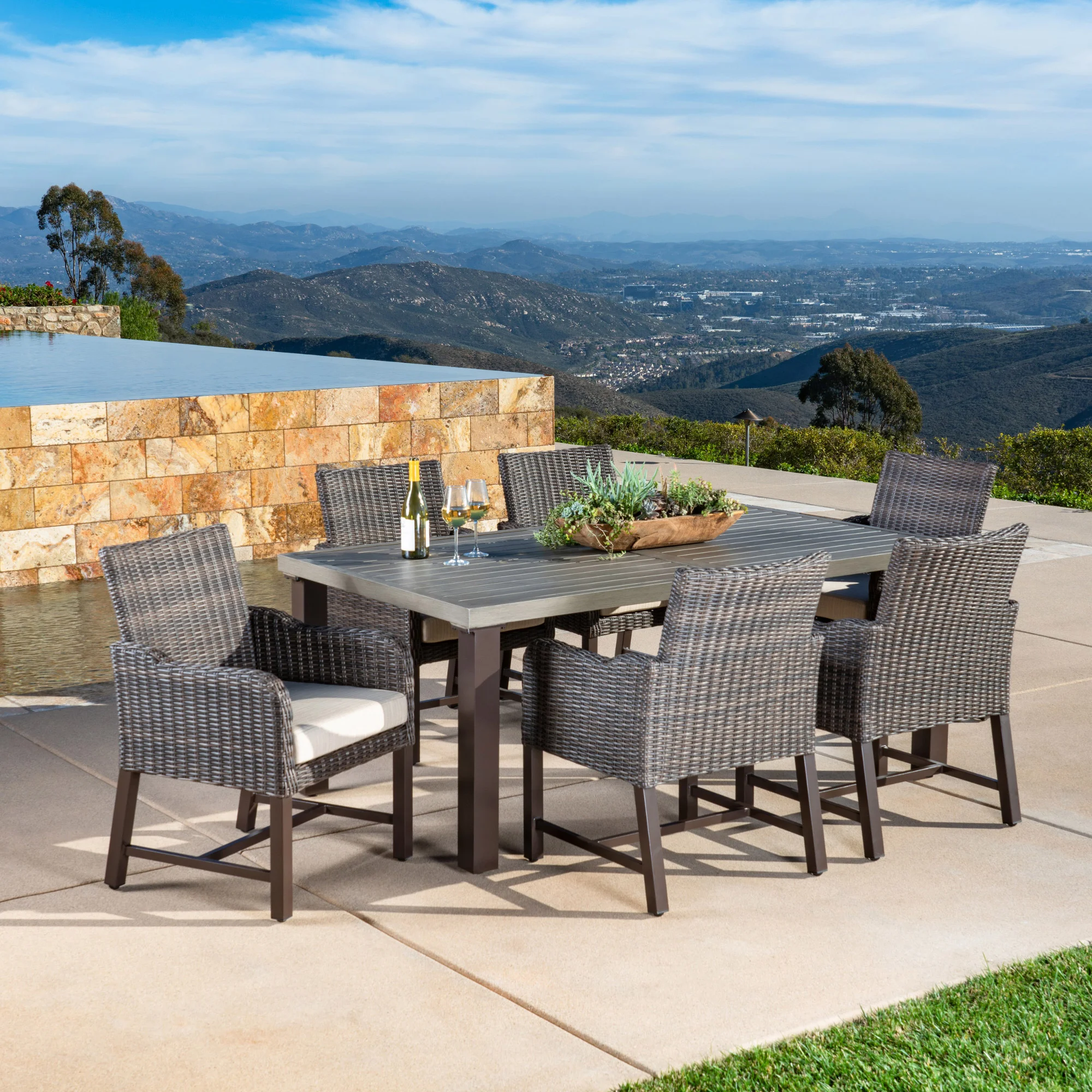 Grand Leisure Brandemore 7-piece Outdoor Patio Dining Set