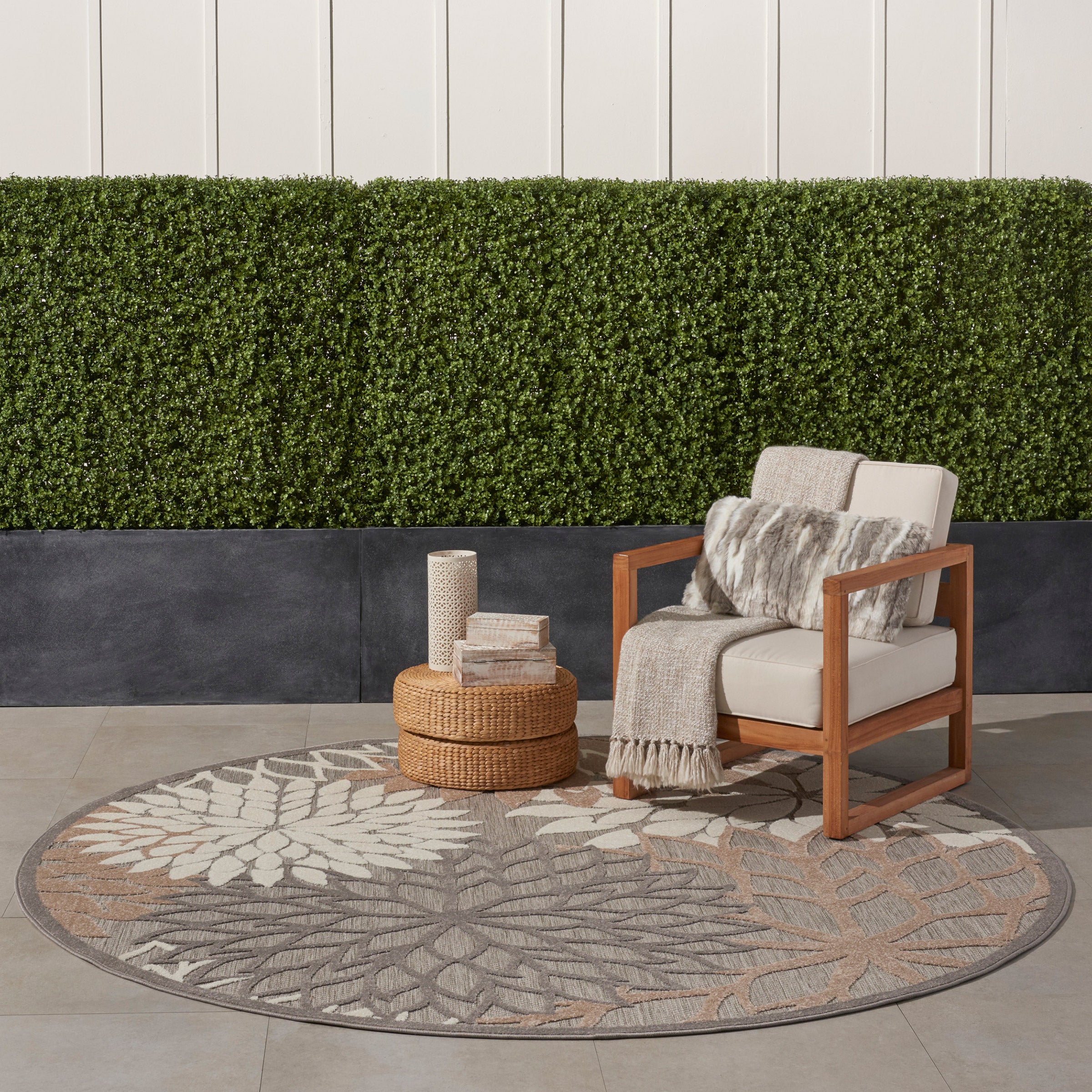 Nourison Veranda Indoor/Outdoor Area Rug, Dahlia, 7'9” Round | Costco