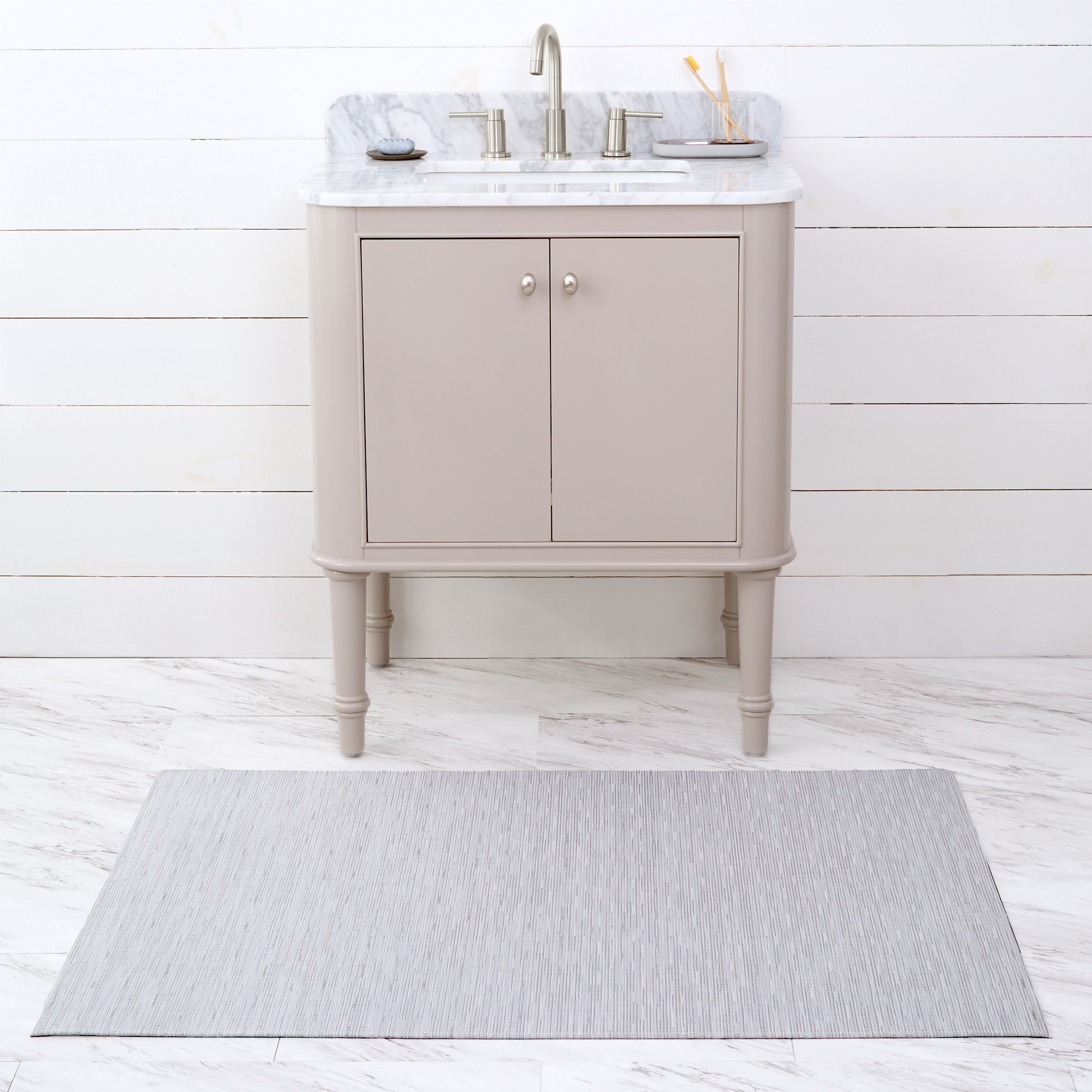 Chilewich Indoor/Outdoor Woven Willow Rug  2’ 9” x 4’