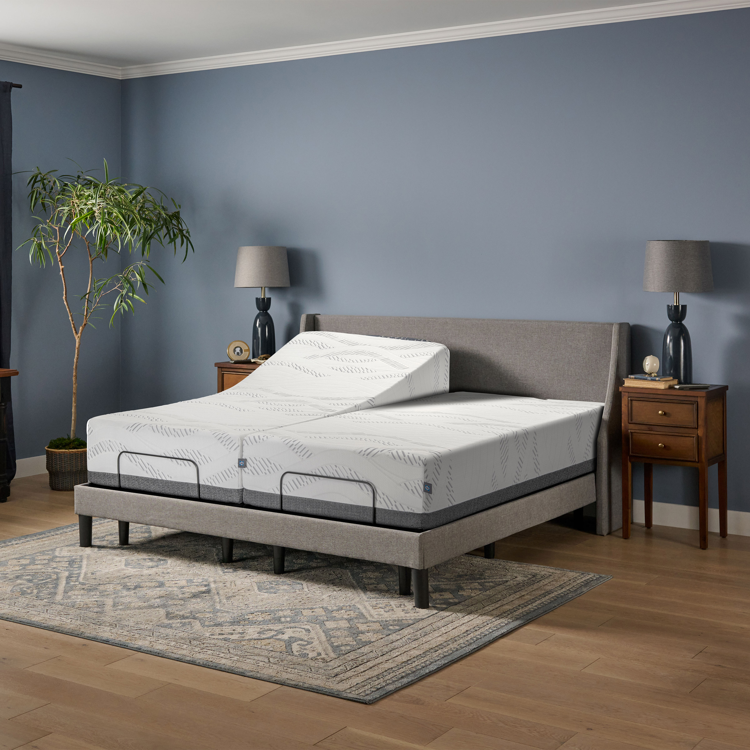 Sealy Mirrorform 30.5 cm (12 in.) Gel Memory Foam Mattress and Adjustable Base Set