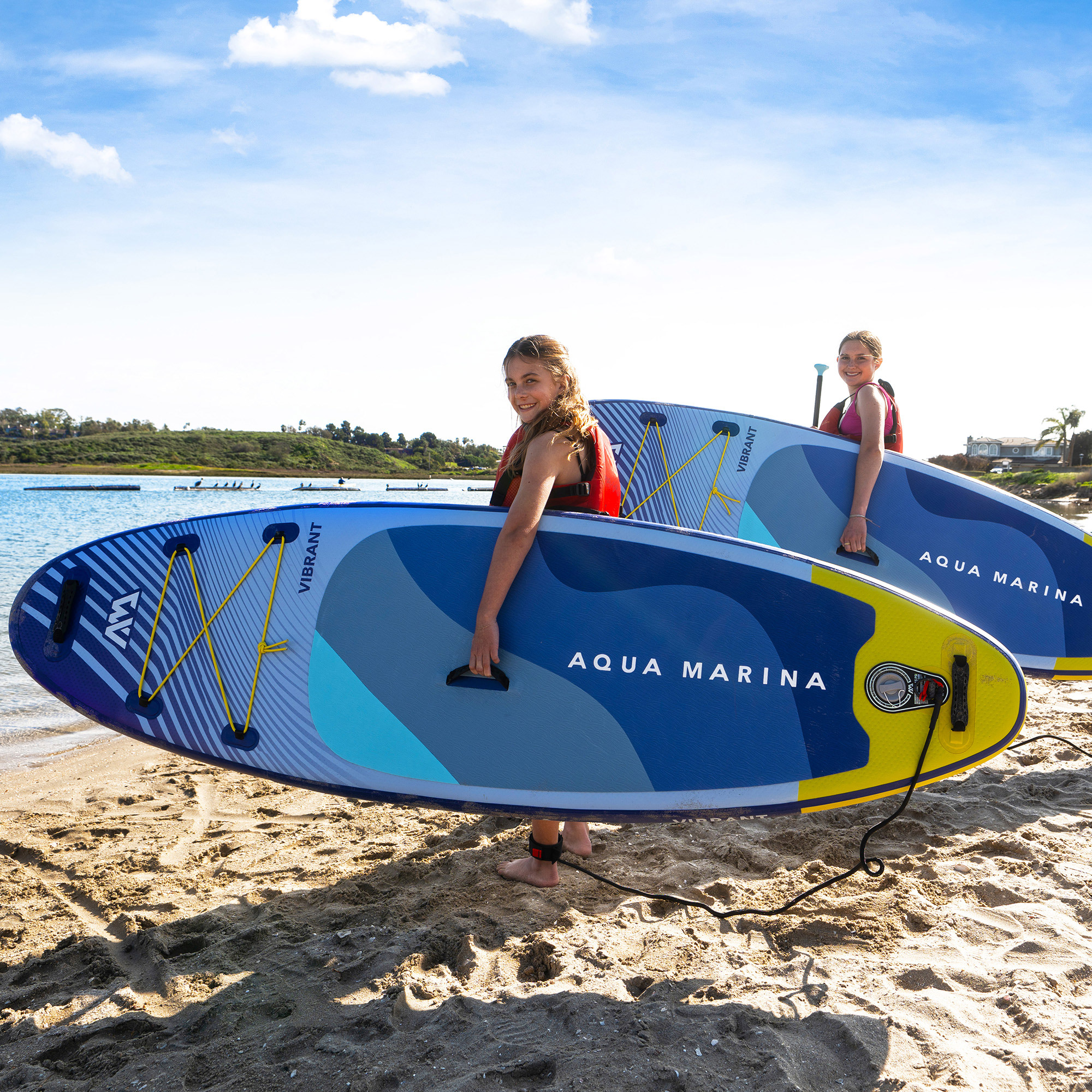 【アクアマリンページ】 Aqua Marina Vibrant 8' Youth Inflatable Paddleboard | Costco