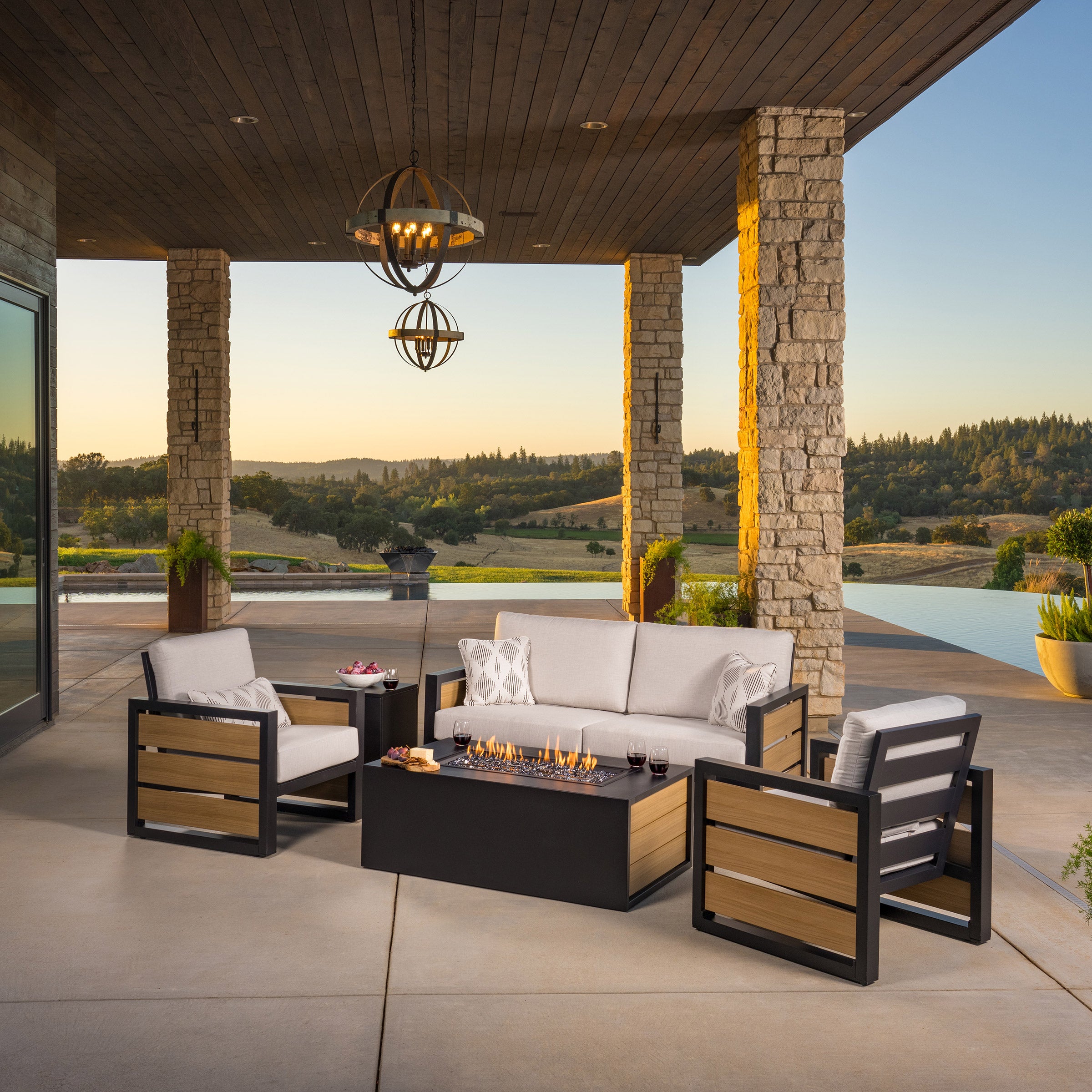 SunVilla Bradford 5-piece Fire Outdoor Patio Seating Set | Costco