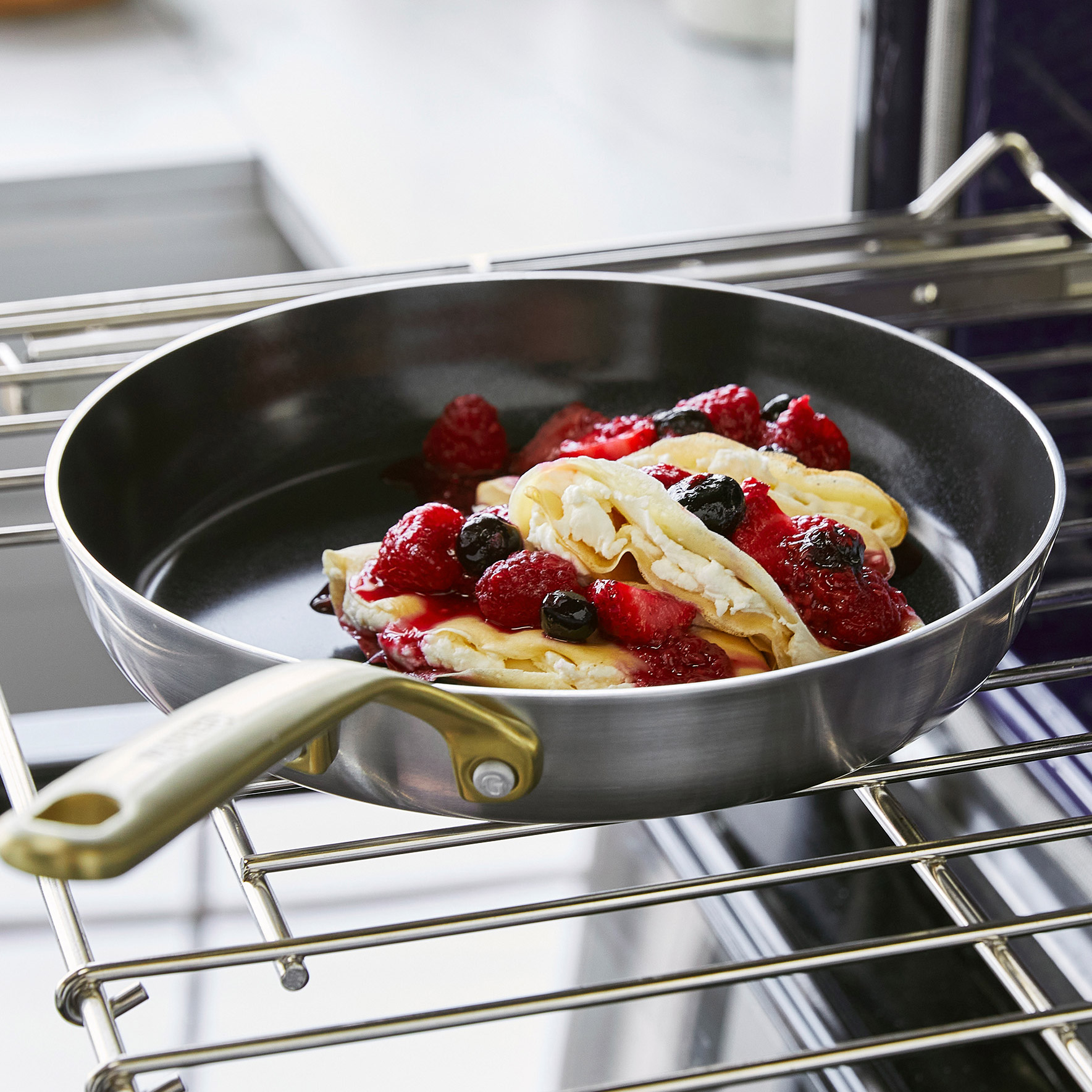 ハン16k GreenPan GP5 5-ply Stainless Steel Skillet Set, Gold Handles, 2