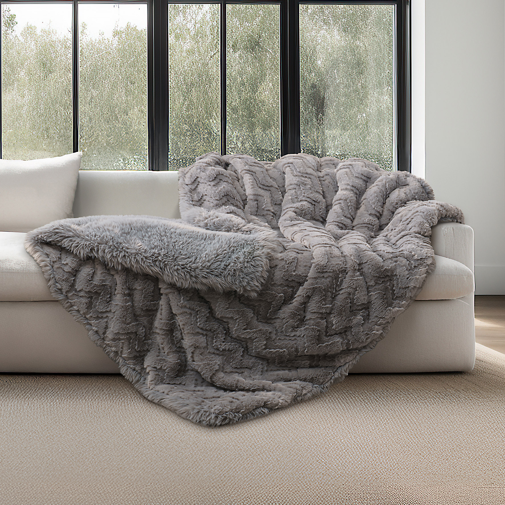 Mon Chateau Luxe Jacquard Faux Fur Throw