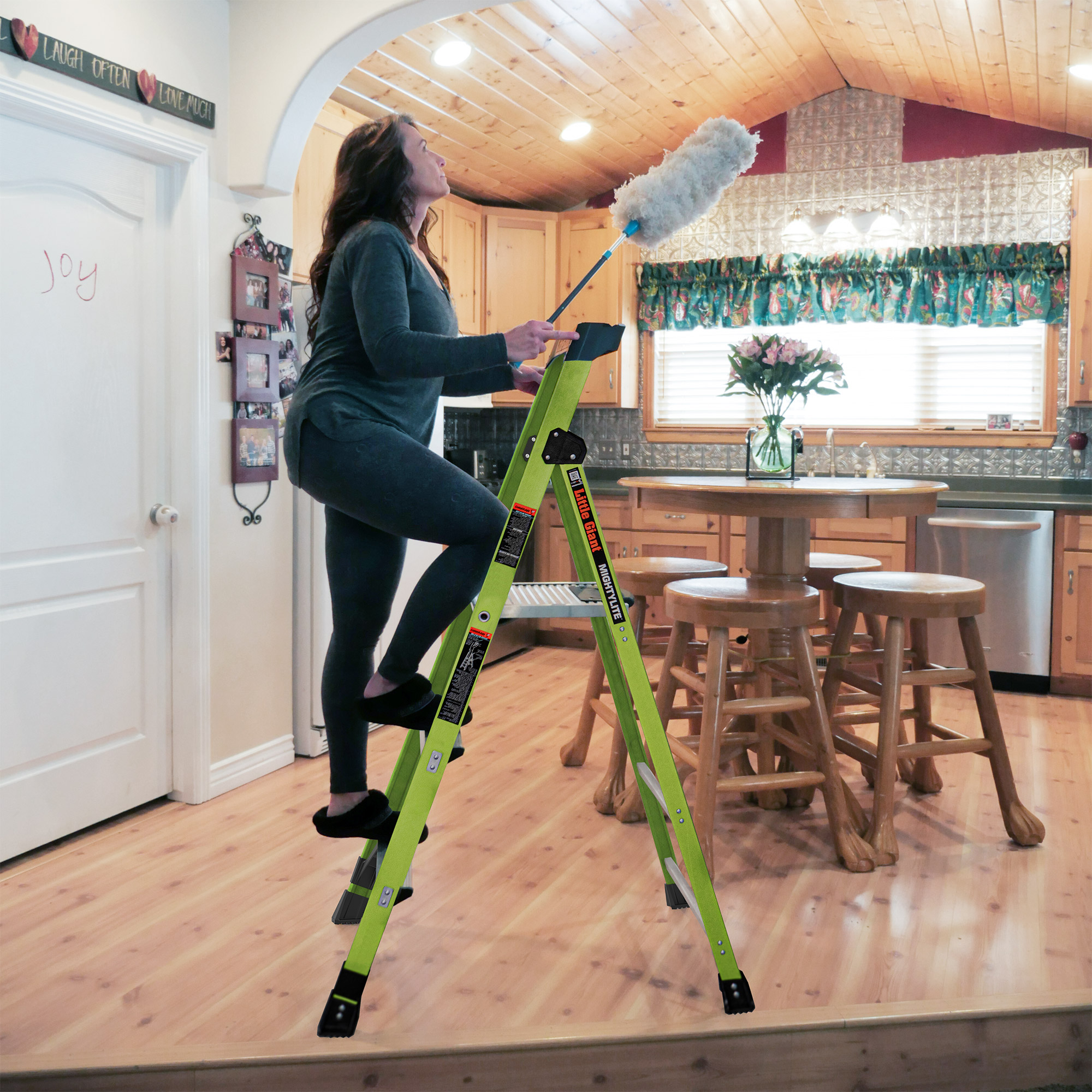 Little Giant MightyLite 5-ft Hi-Viz Fiberglass Stepladder, 300 lb