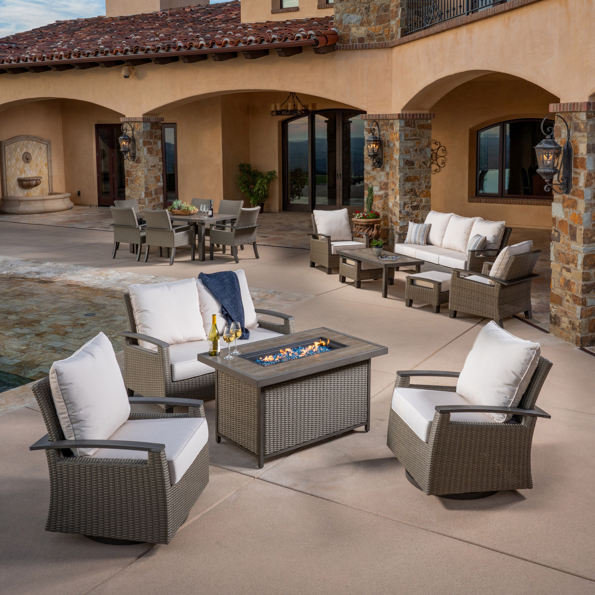 Grand Leisure Las Palmas 17-piece Outdoor Patio Estate Set