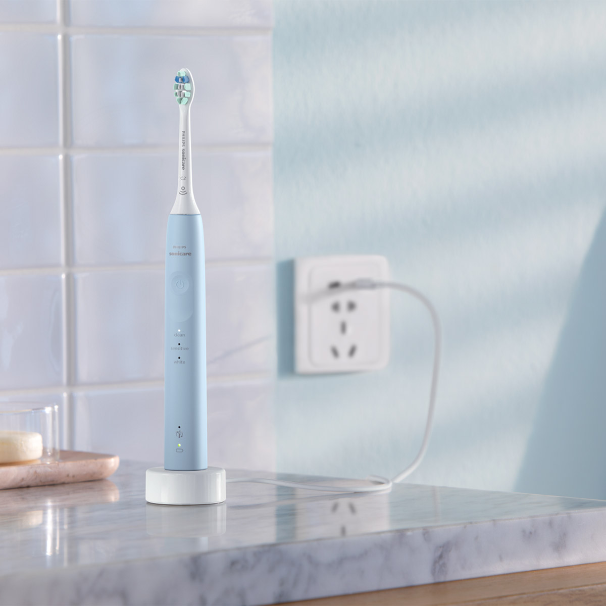 Philips Sonicare Confident Clean with UV Sanitizing Travel Case