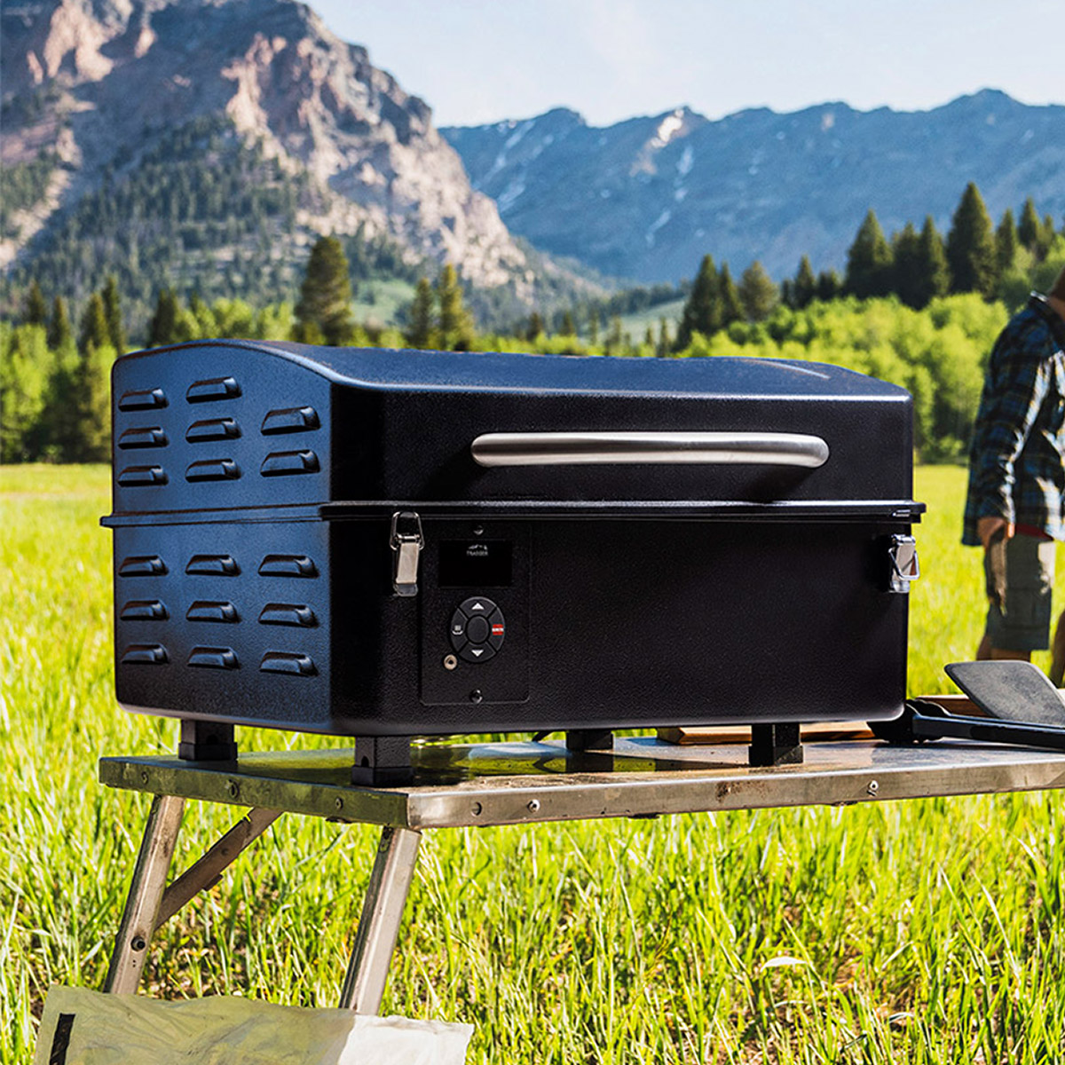 Traeger Trailhead Bundle Wood Pellet Grill