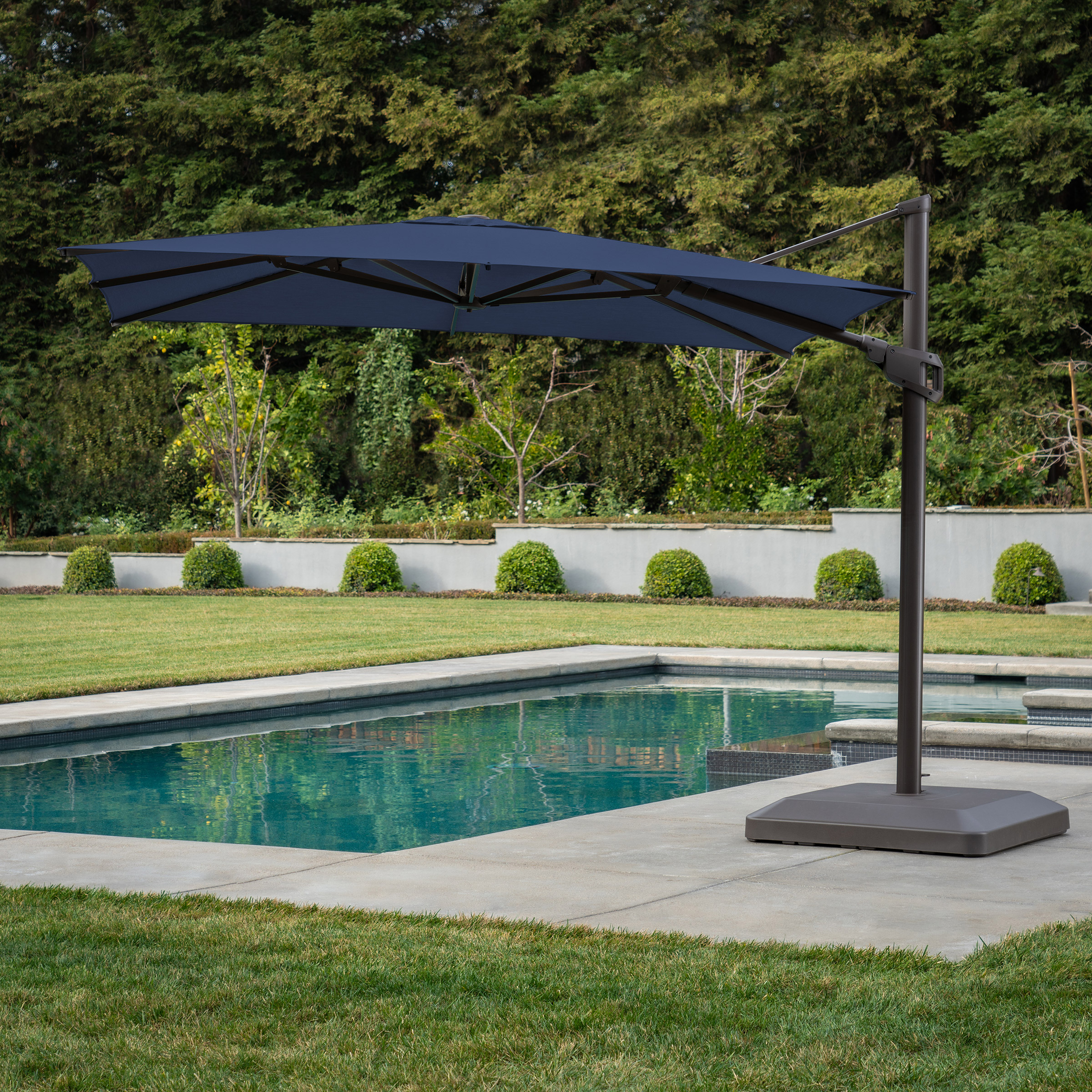 SunVilla 10' Cantilever Umbrella | Costco