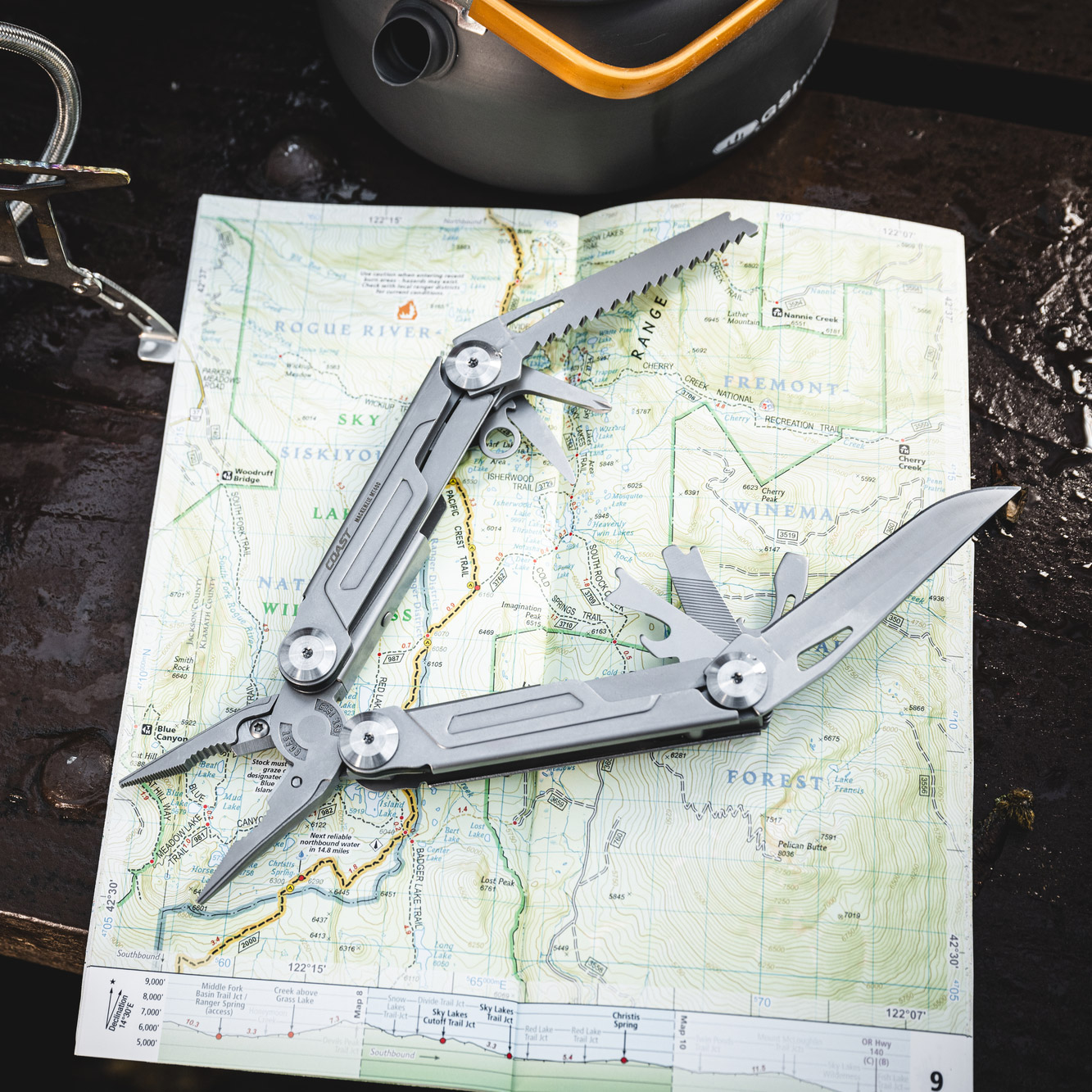 COAST MT400 Mackenzie Multi-Tool with Sheath | Costco