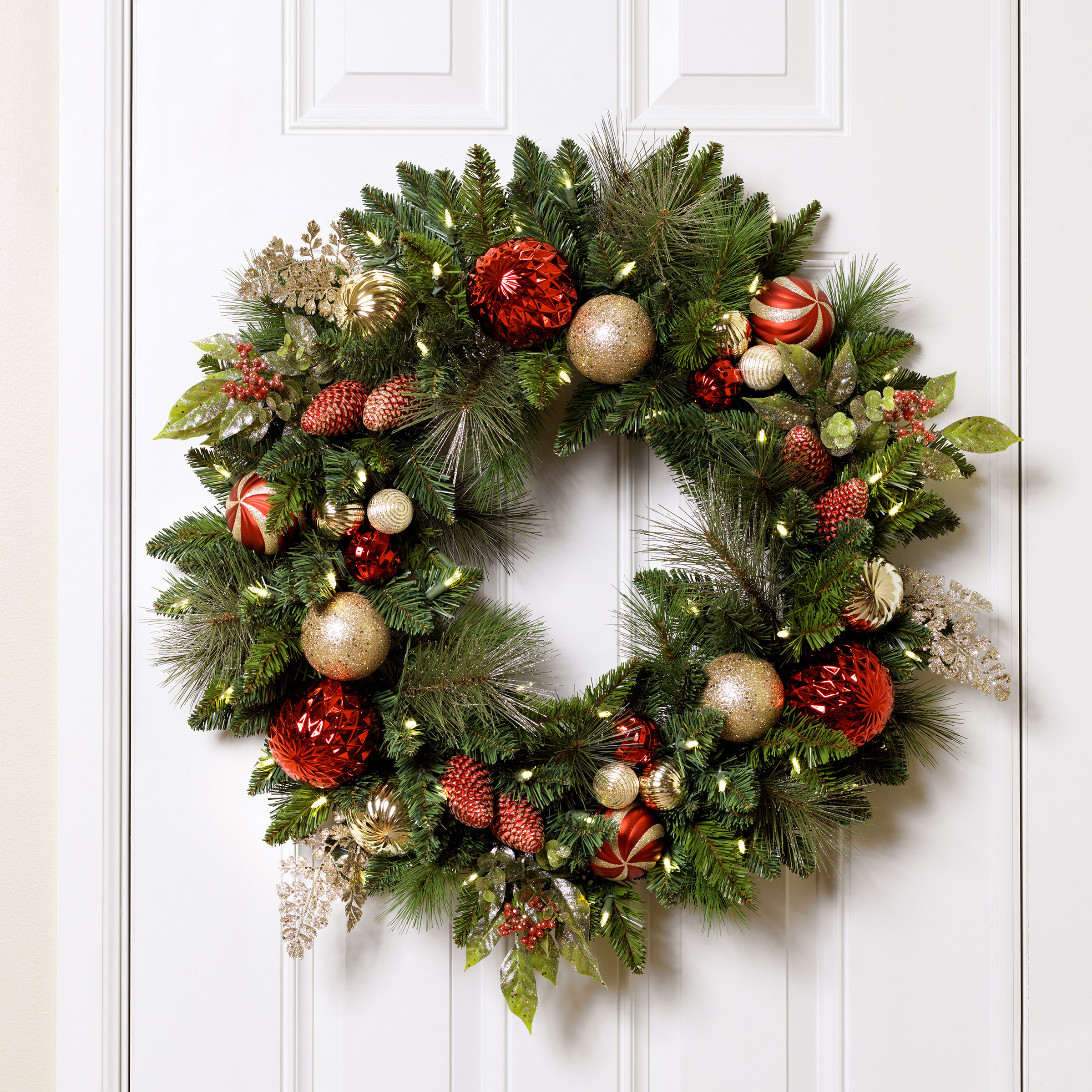 Pre-Lit Wreath with 50 LED Lights 
