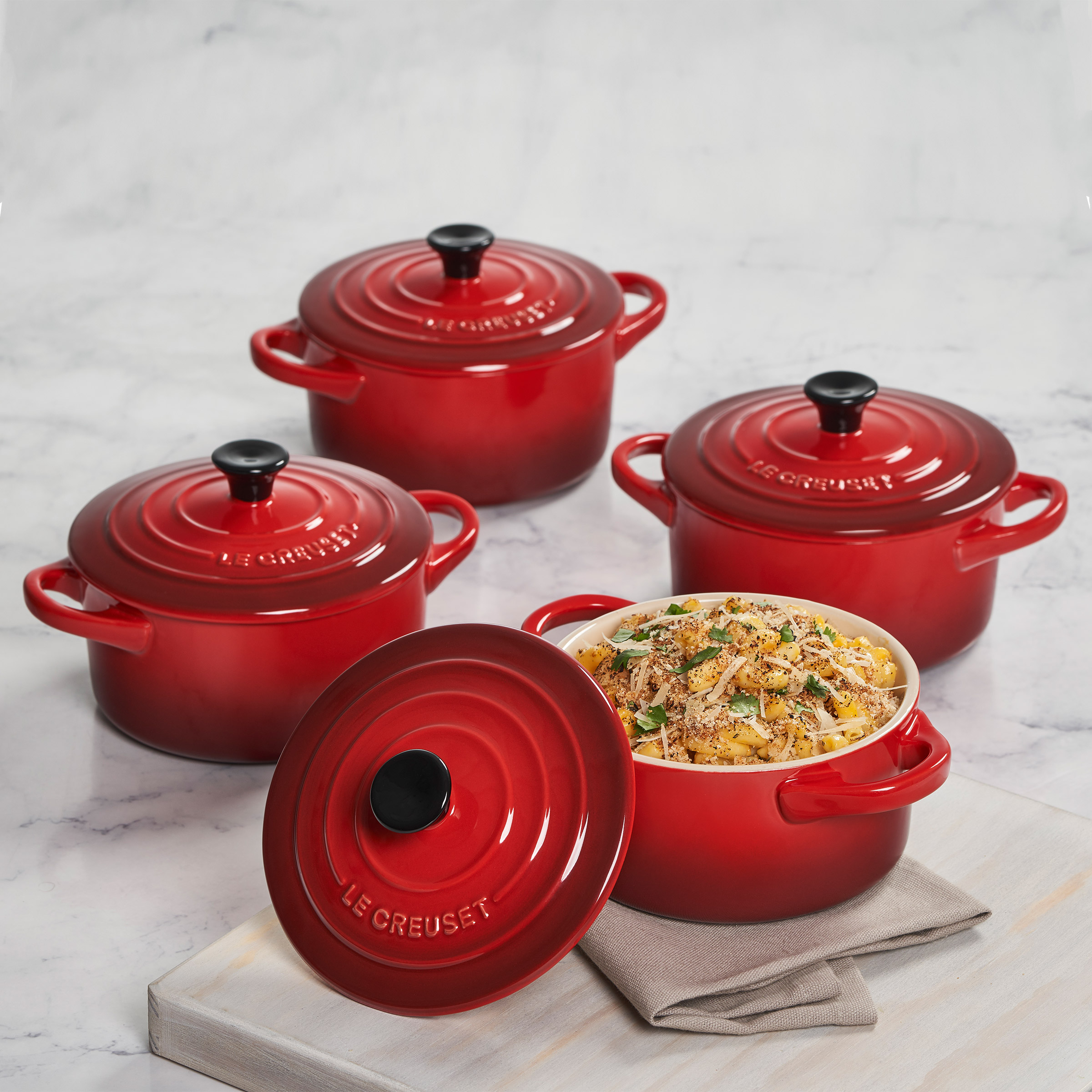 【希少】LE CREUSET COUSANCES DOUFEU　レッド　26 Cousances® Oval Cocotte with Lid | Le Creuset®