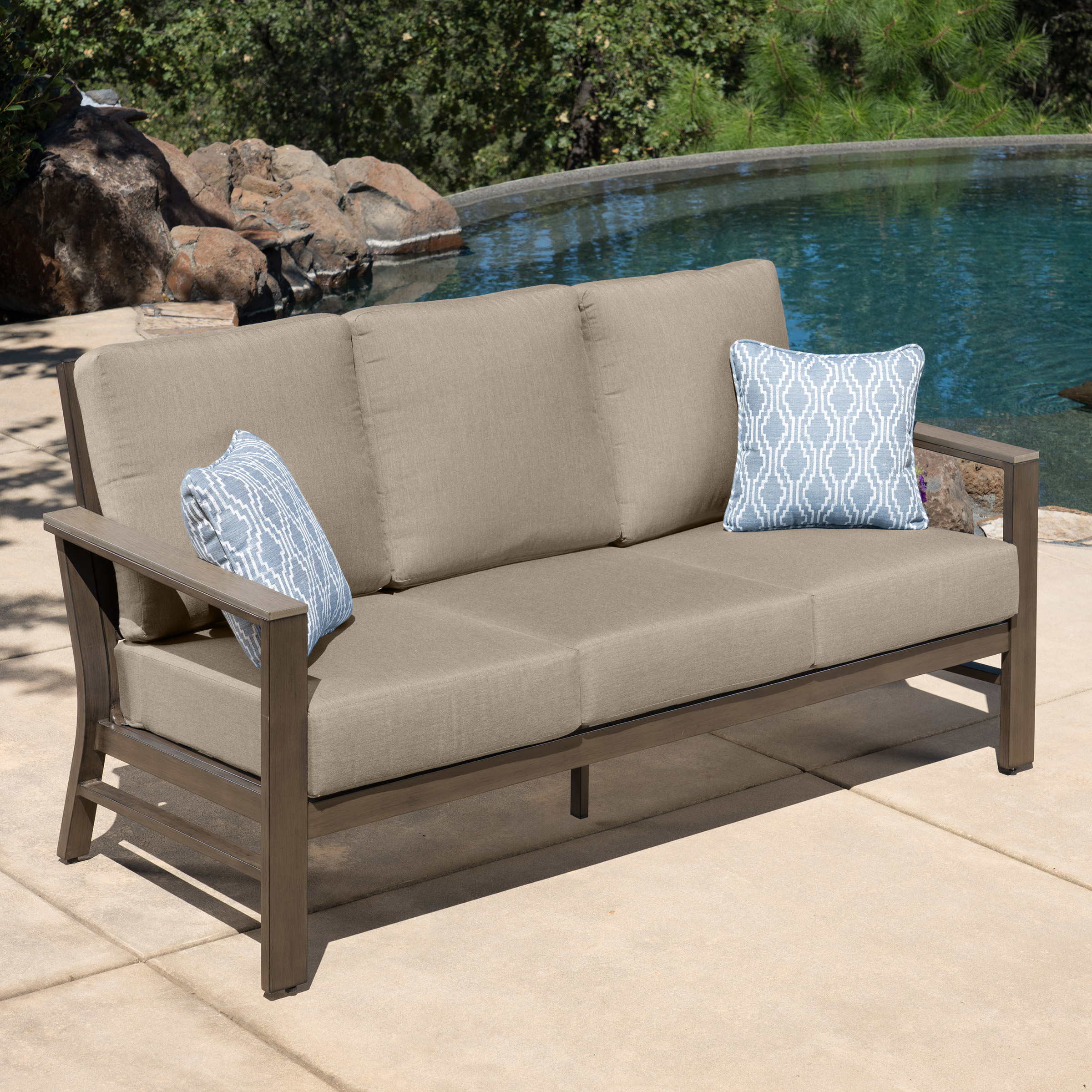SunVilla サンヴィラ Nichols 屋外用 ソファー 4点セット SunVilla Nichols 4-piece Outdoor Patio Seating Set | Costco