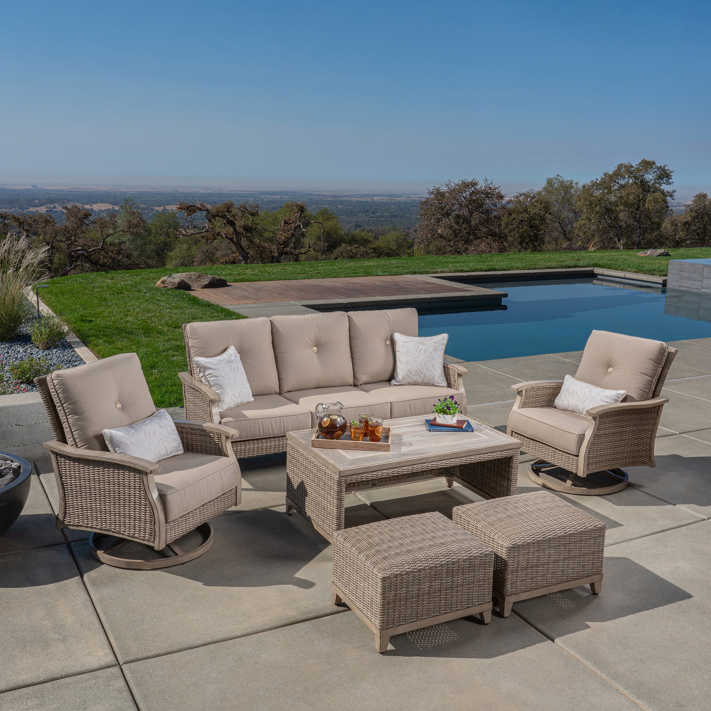 2023 Corona 6畳 SunVilla Johanna 6-piece Outdoor Patio Deep Seating Set | Costco