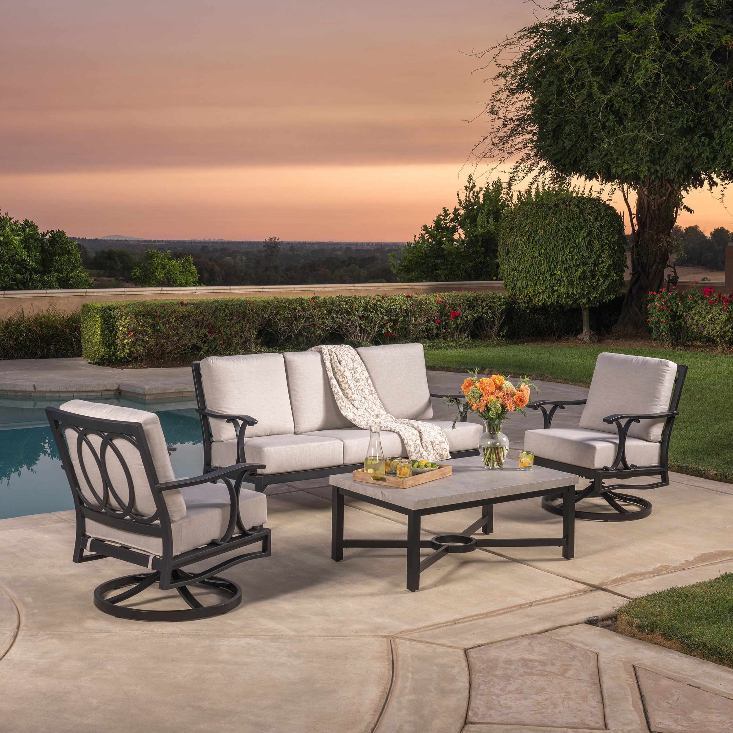 SunVilla Abington 4-piece Outdoor Patio Seating Set