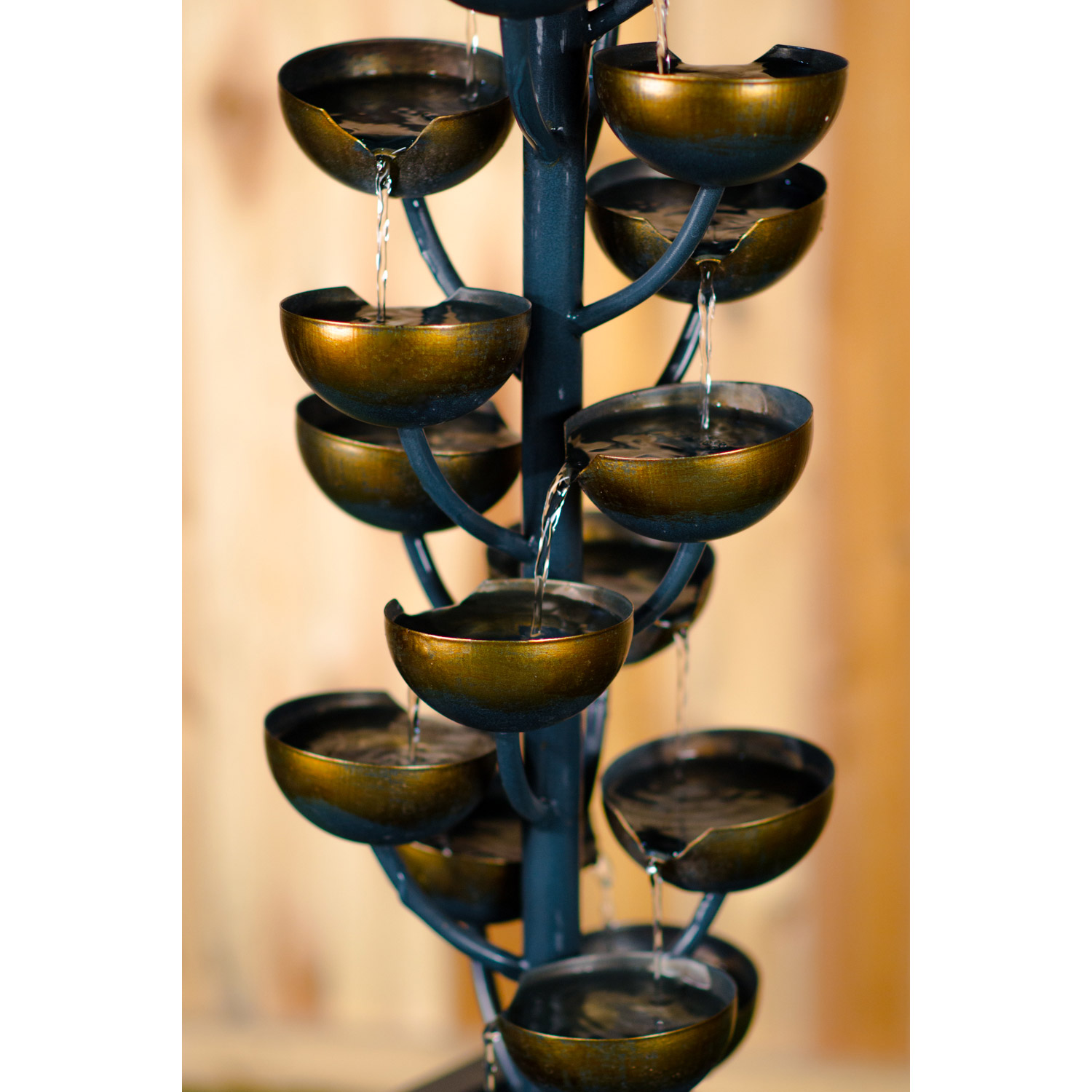 Fontaine multiniveau de 187,9 cm (74 po) à coupes en métal | Costco