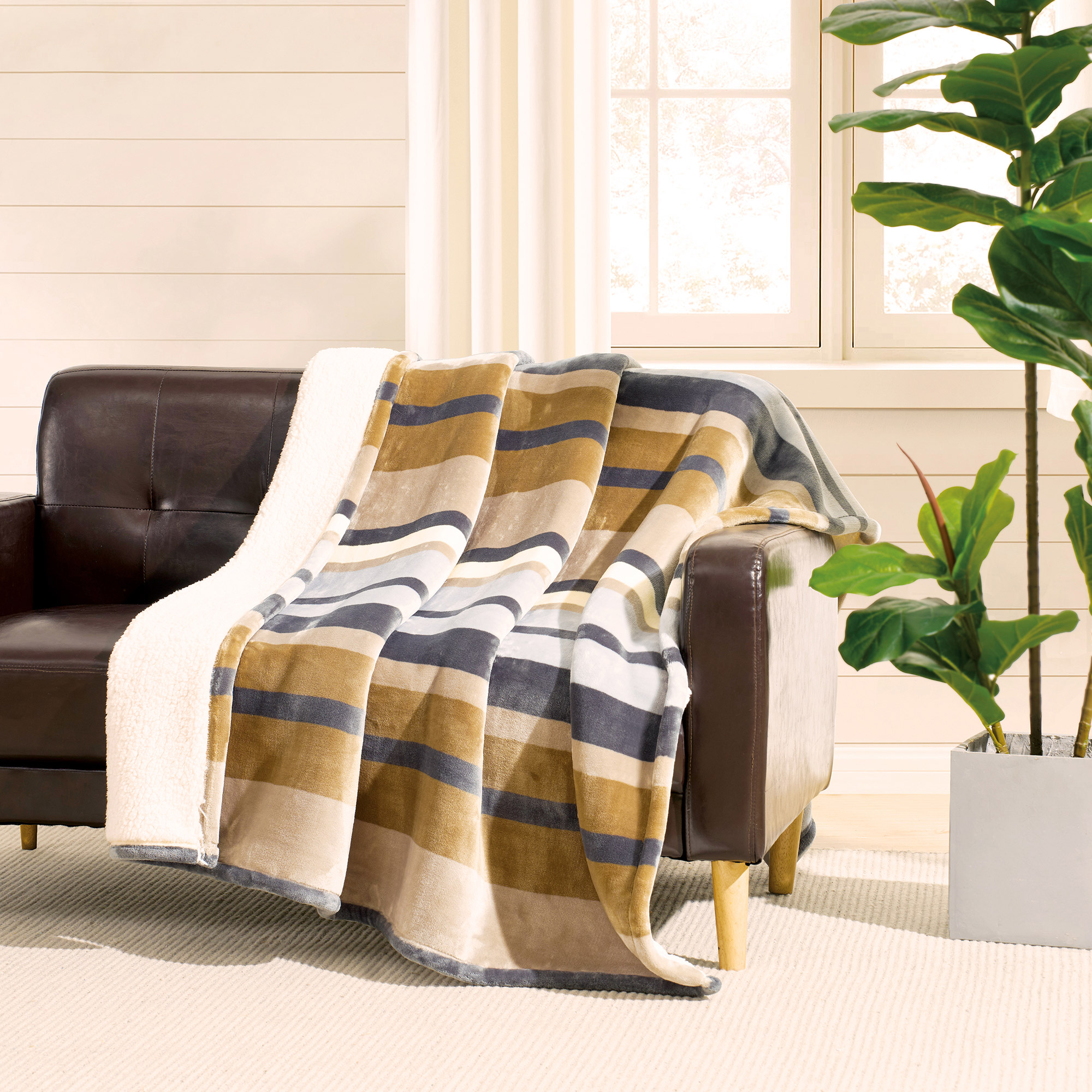 Tommy Hilfiger Luxe Plush Sherpa Throw