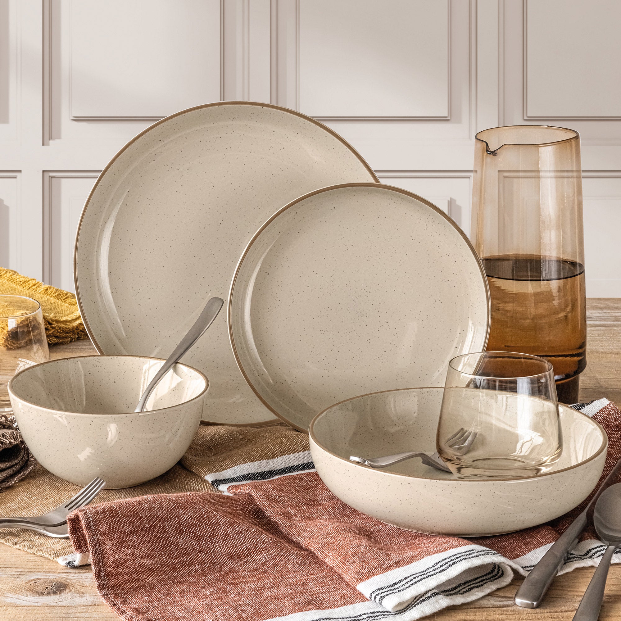 over&back Options 16-piece Dinnerware Set