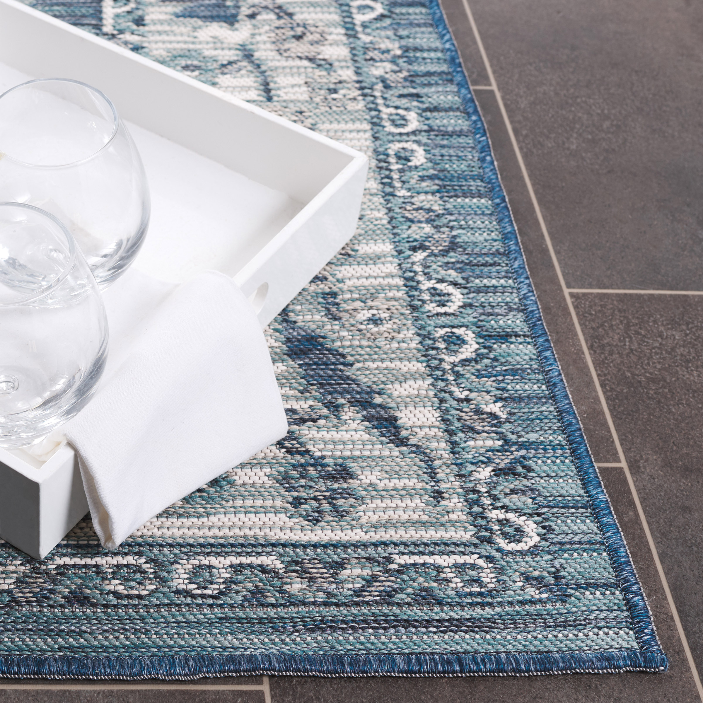 Safavieh Sunrise Collection Azure Indoor/Outdoor Reversible Area
