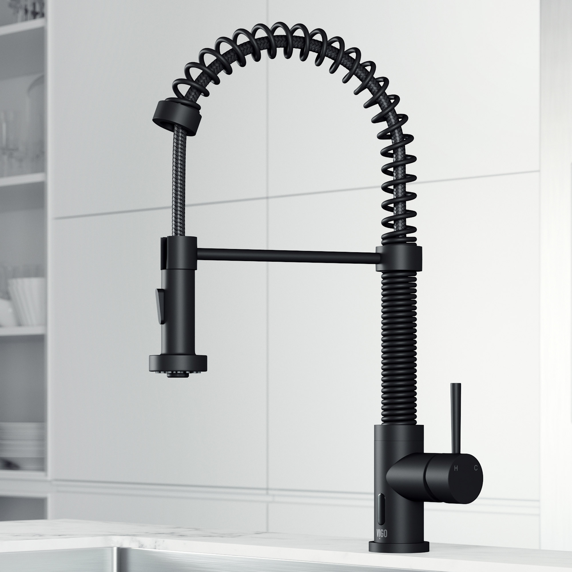 VIGO Edison Pull-down Spray Kitchen Faucet with Touchless Sensor