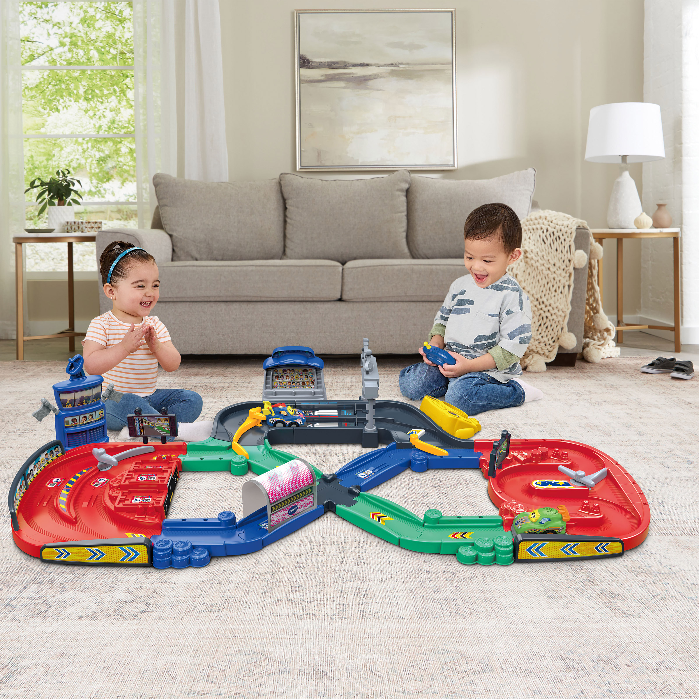 VTech Go! Go! Smart Wheels Checkered Flag Motorized Track Set – English ...