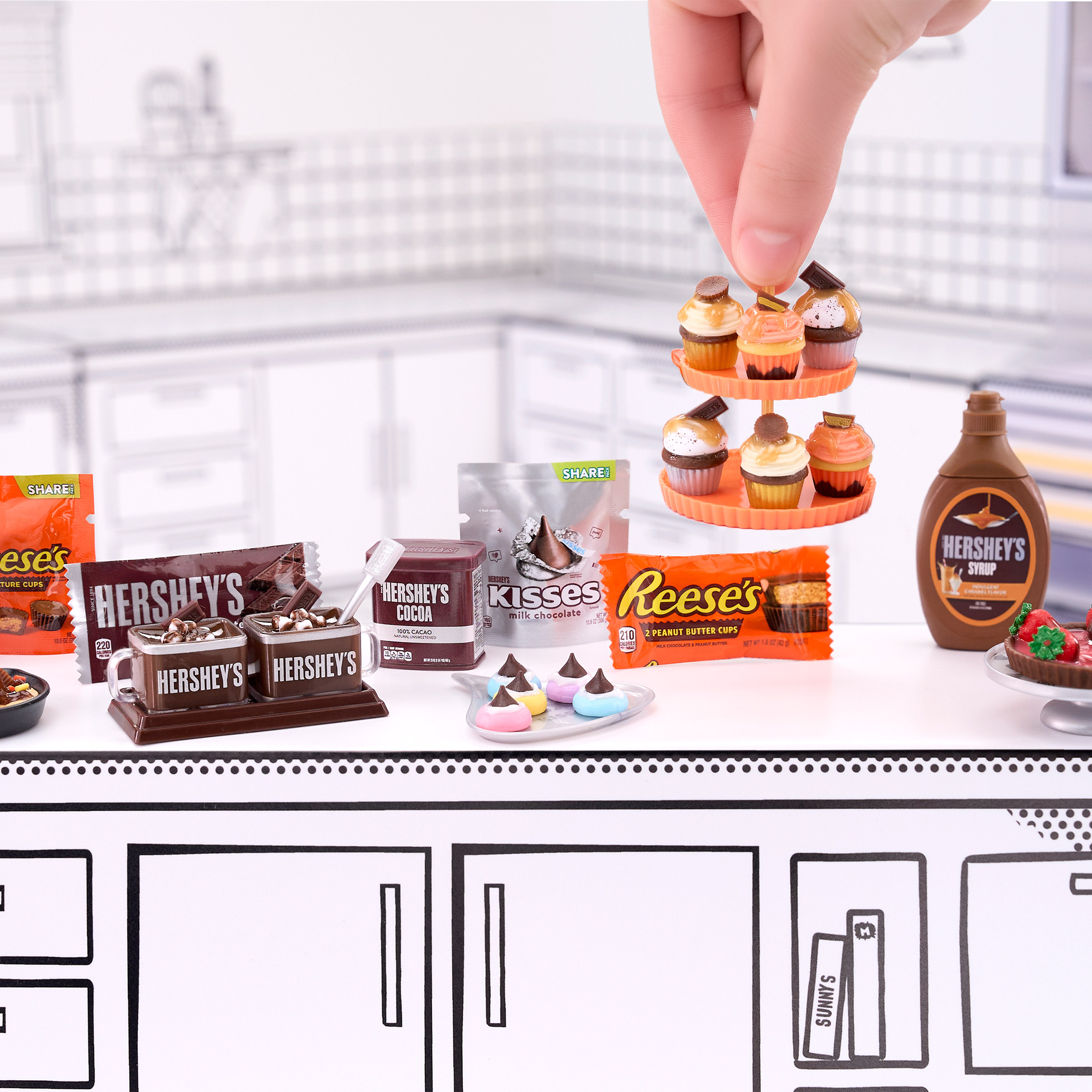 MGA's Miniverse - Make It Mini Food Hershey Multipack | Costco
